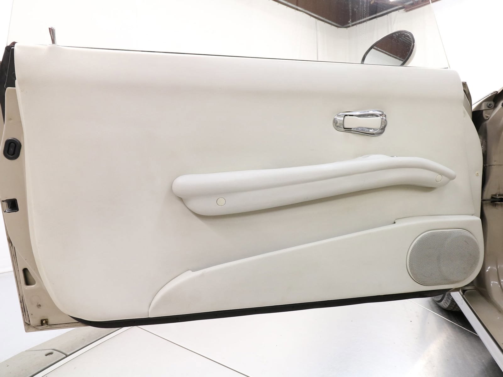 1991 Nissan Figaro 23