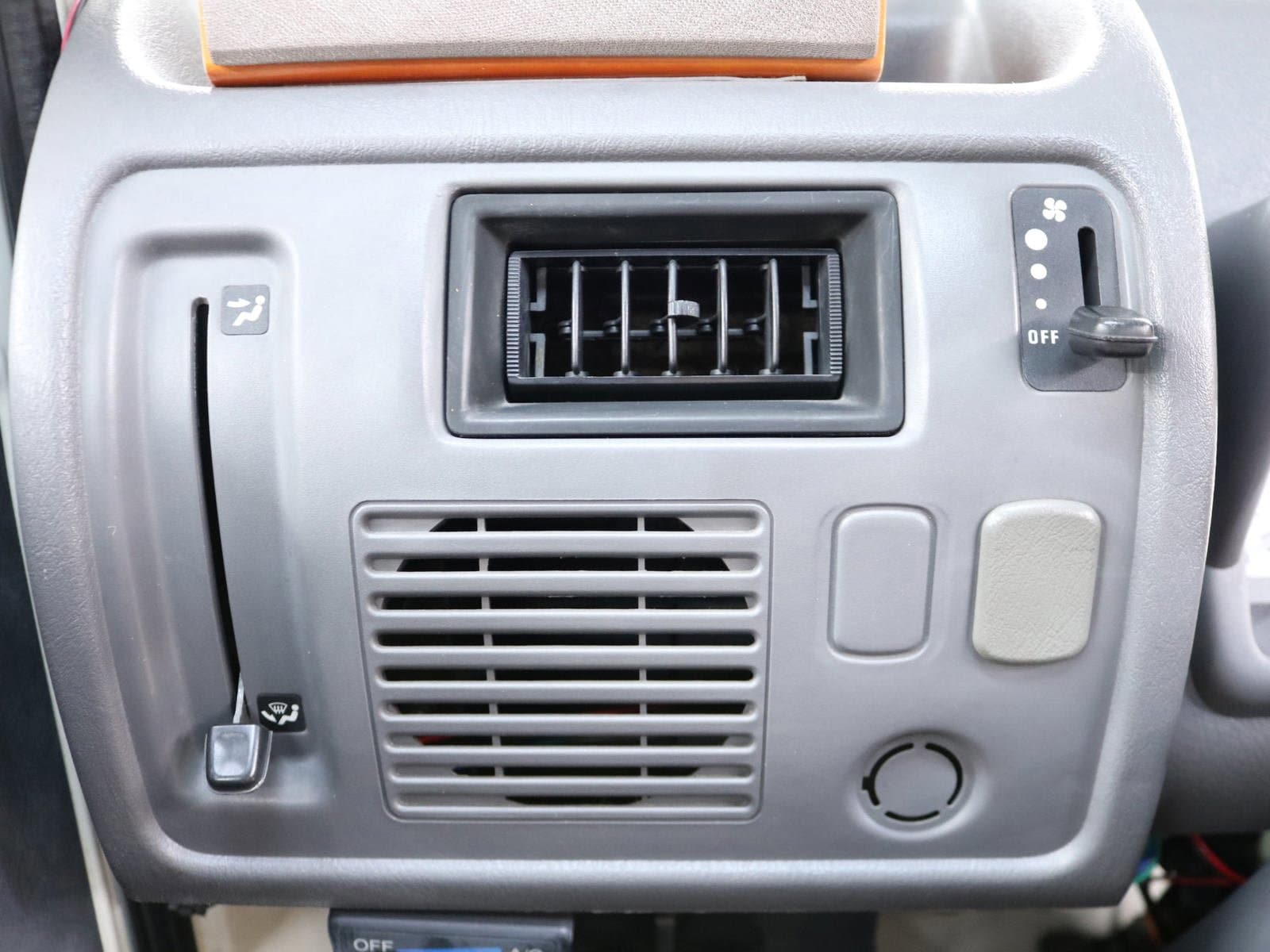 1998 Daihatsu Midget II 14