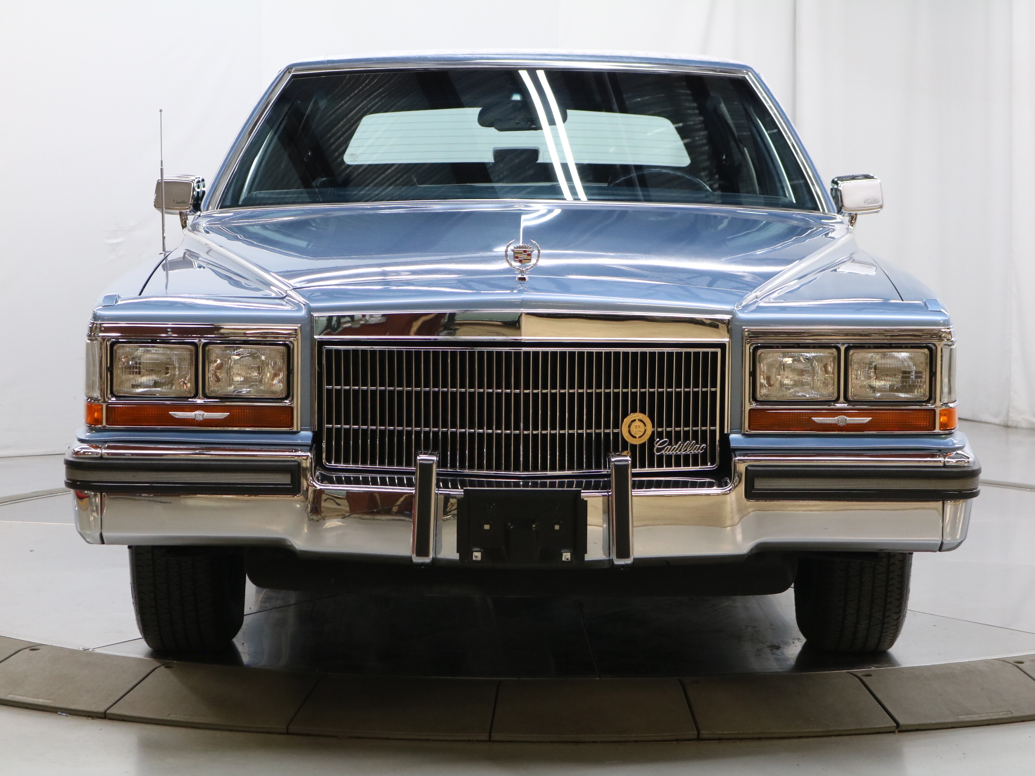 1989 Cadillac Broughham 3