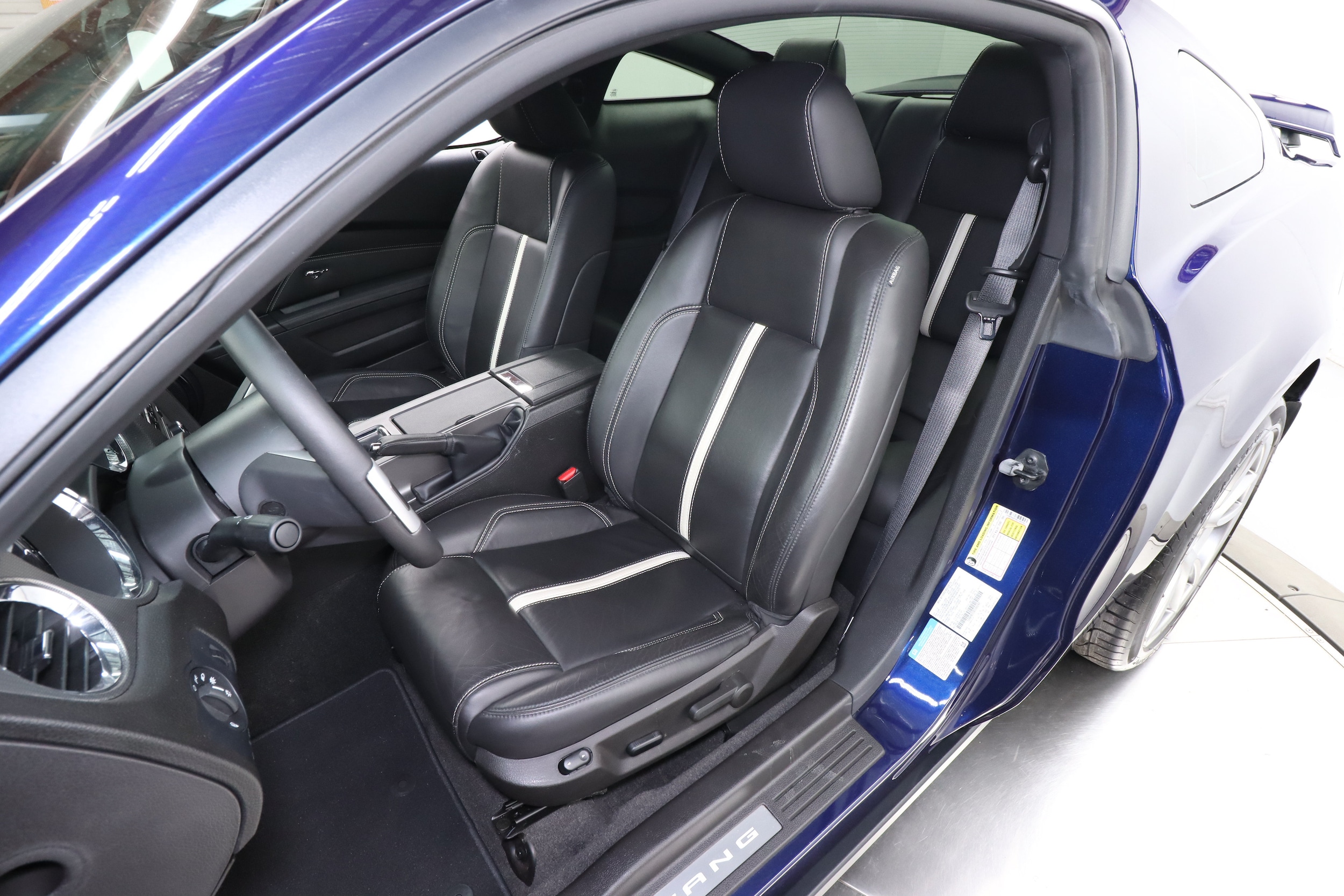 2011 Ford Mustang 18