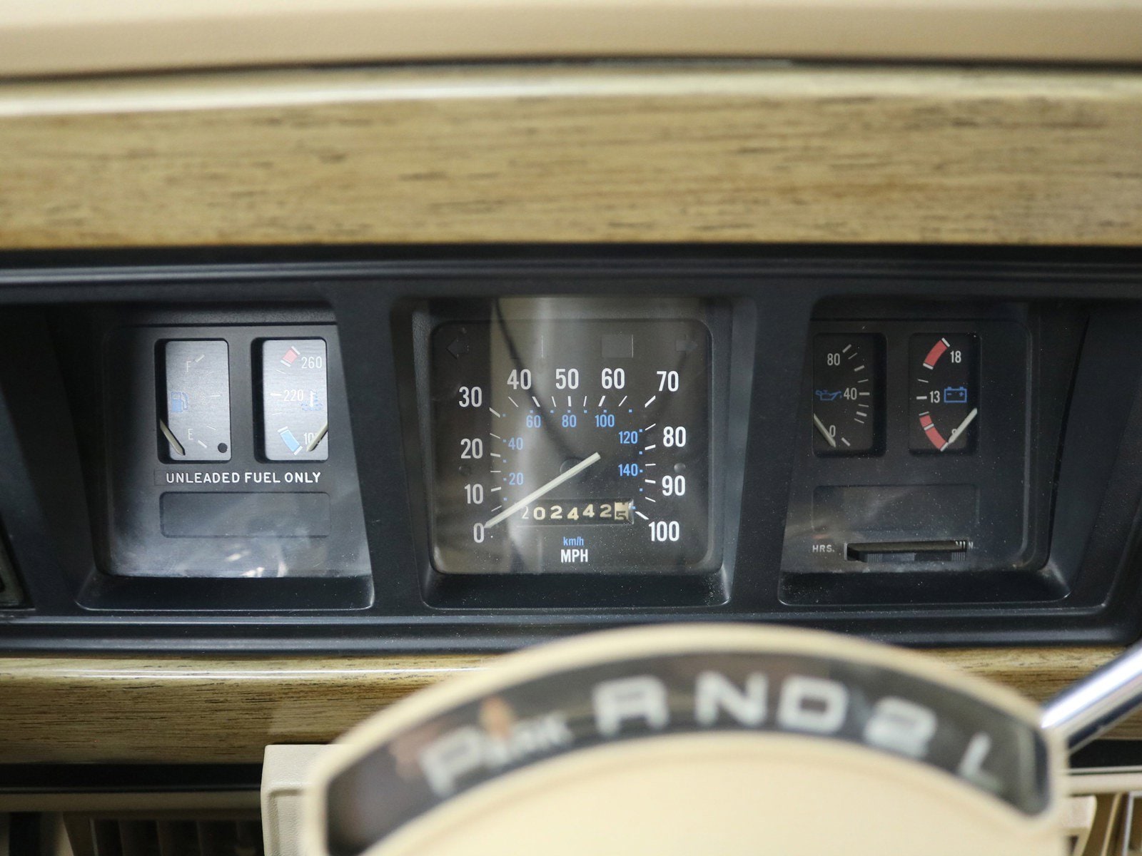 1991 Jeep Grand Wagoneer 10