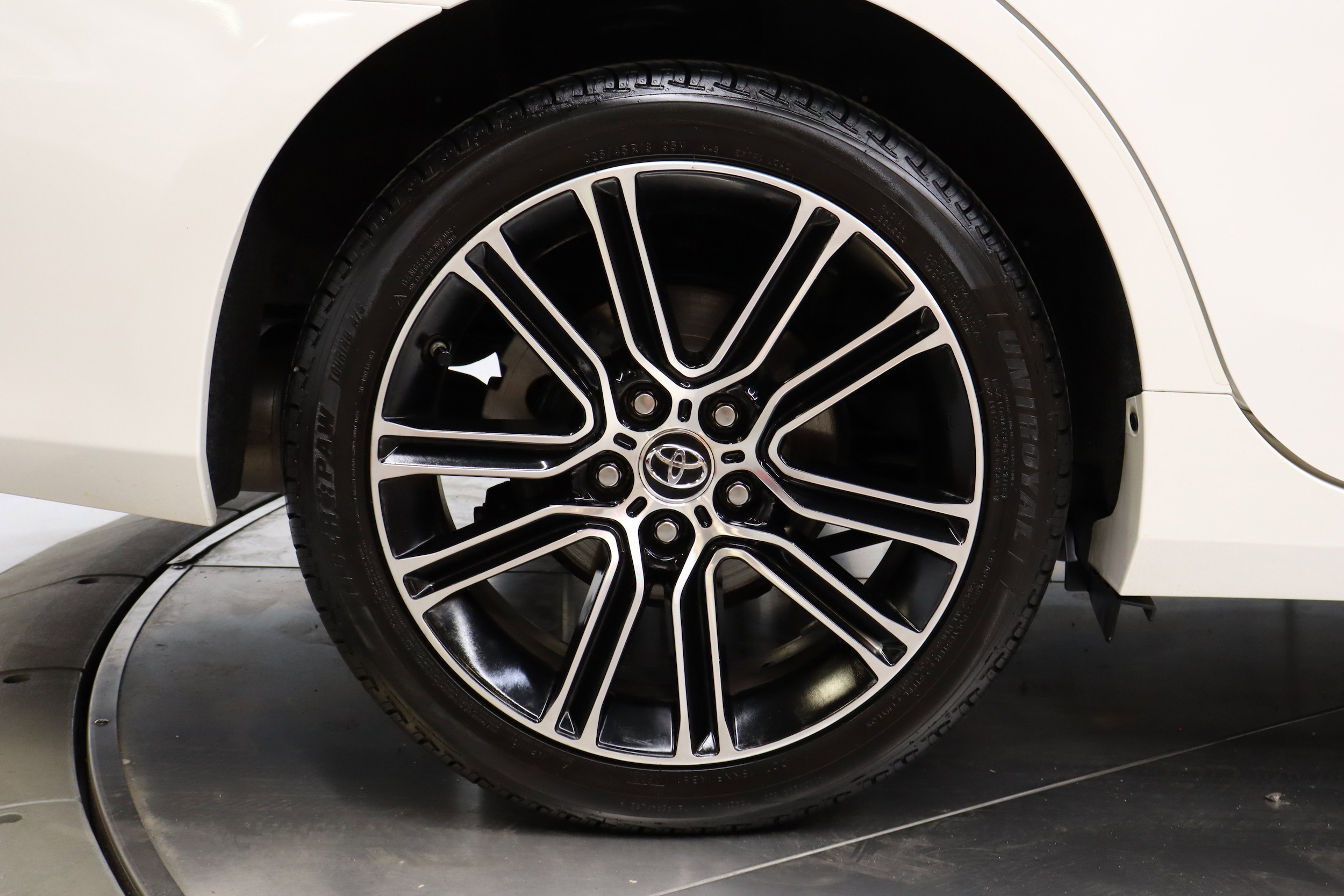 2016 Toyota Camry 32