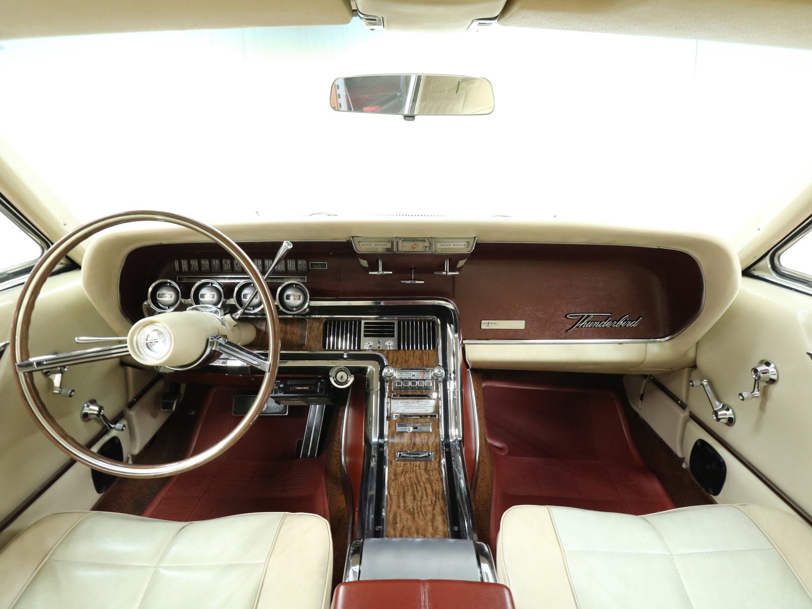 1966 Ford Thunderbird 47