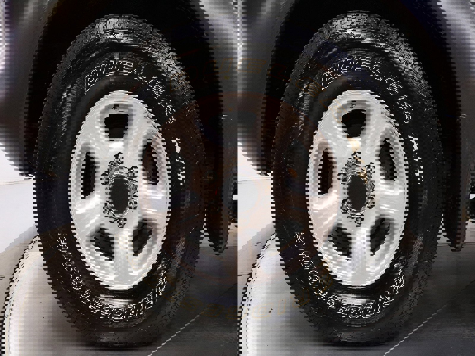 1997 Isuzu Vehicross 27