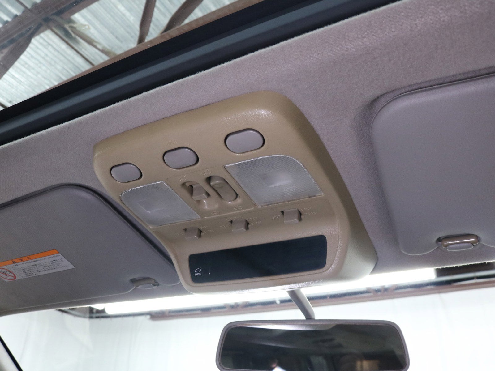 1998 Nissan Elgrand 47