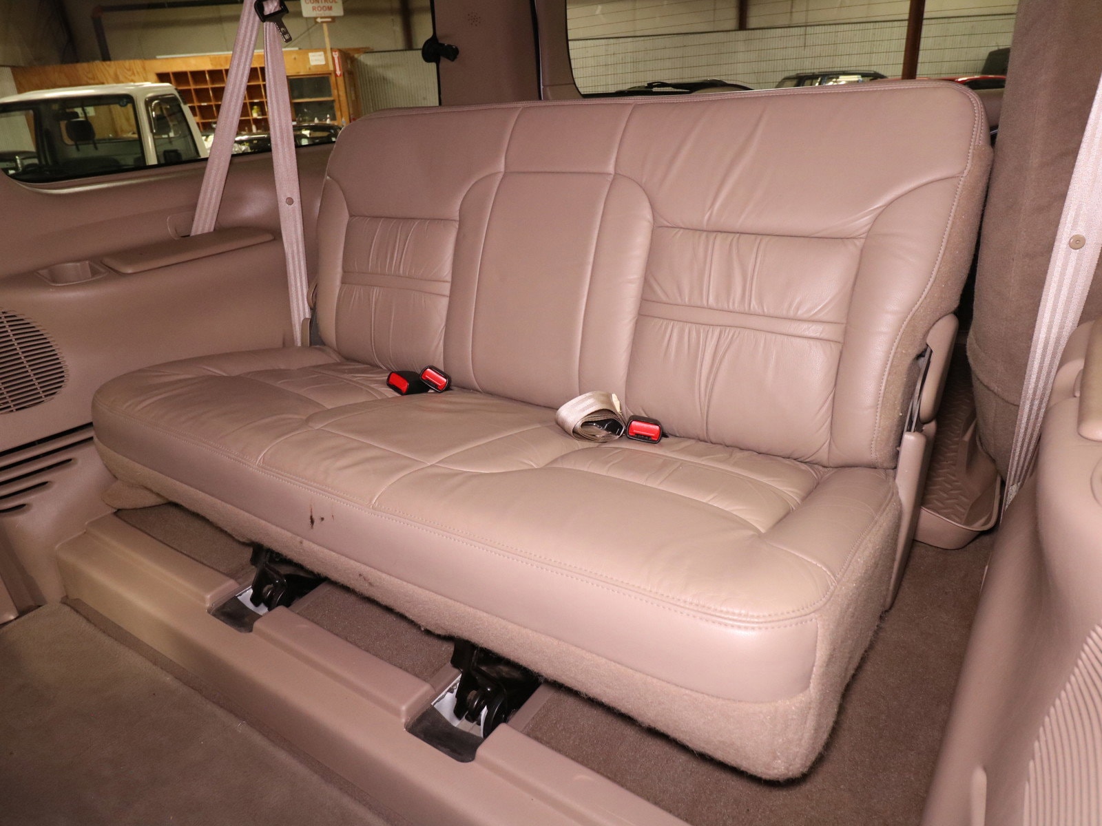 2000 Ford Excursion 20