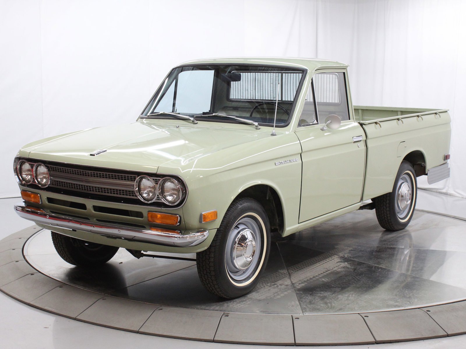 1971 Datsun 1600 6