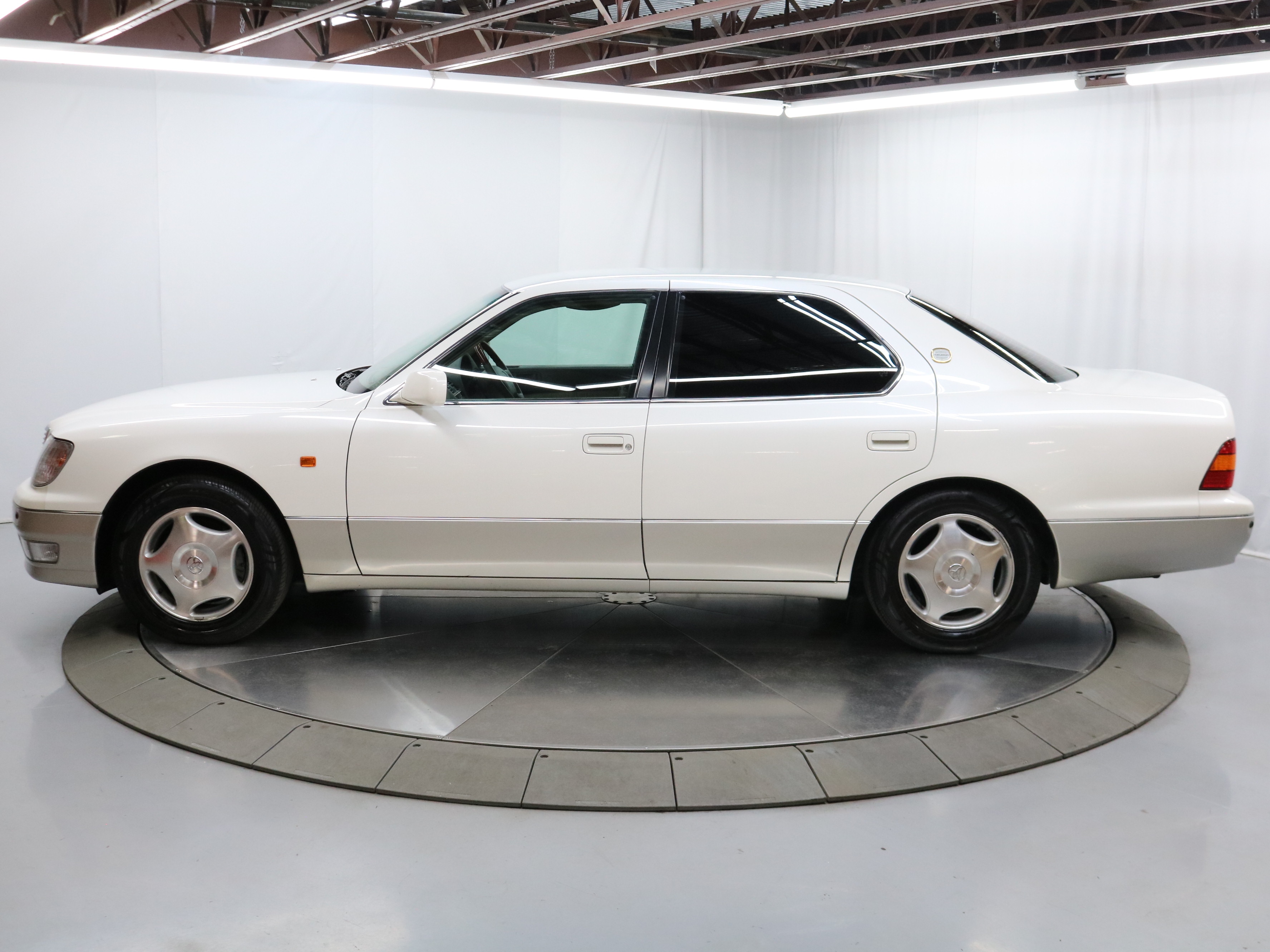 1998 Toyota Celsior 4