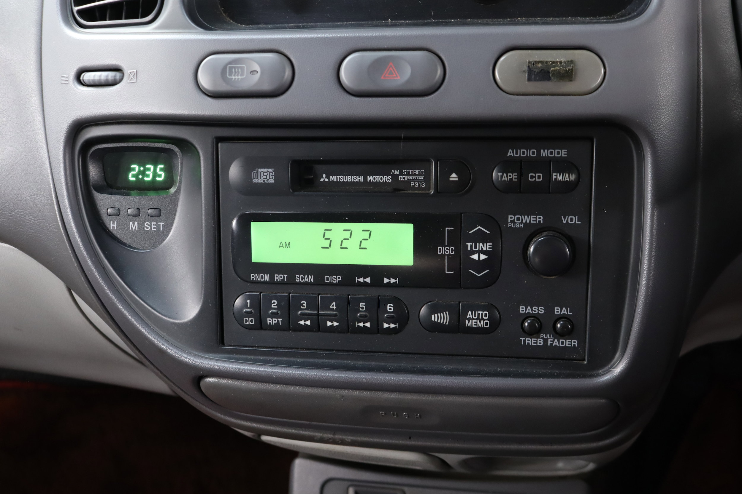 2000 Mitsubishi Delica 16