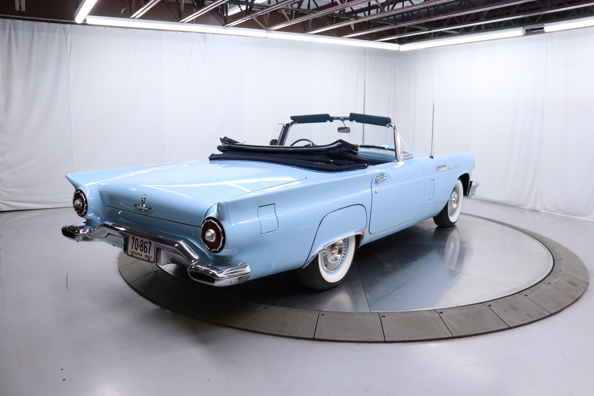 1957 Ford Thunderbird 27