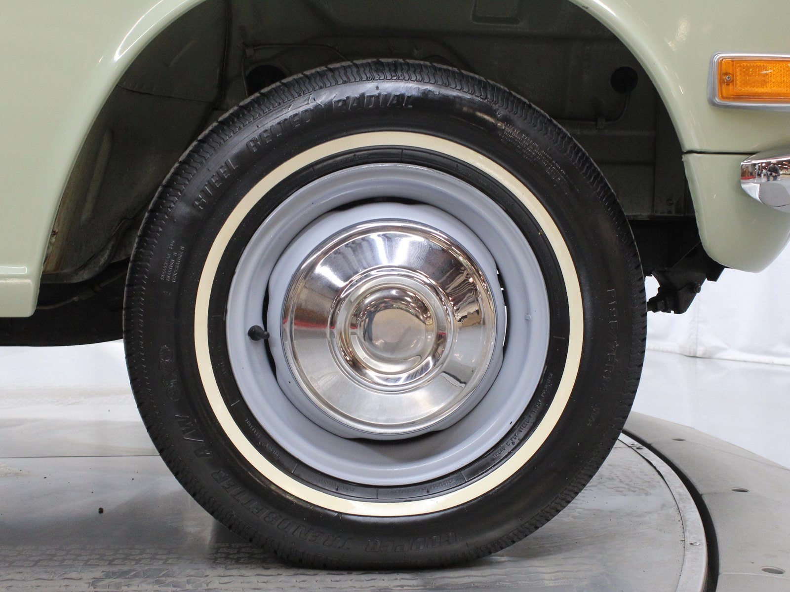 1971 Datsun 1600 42
