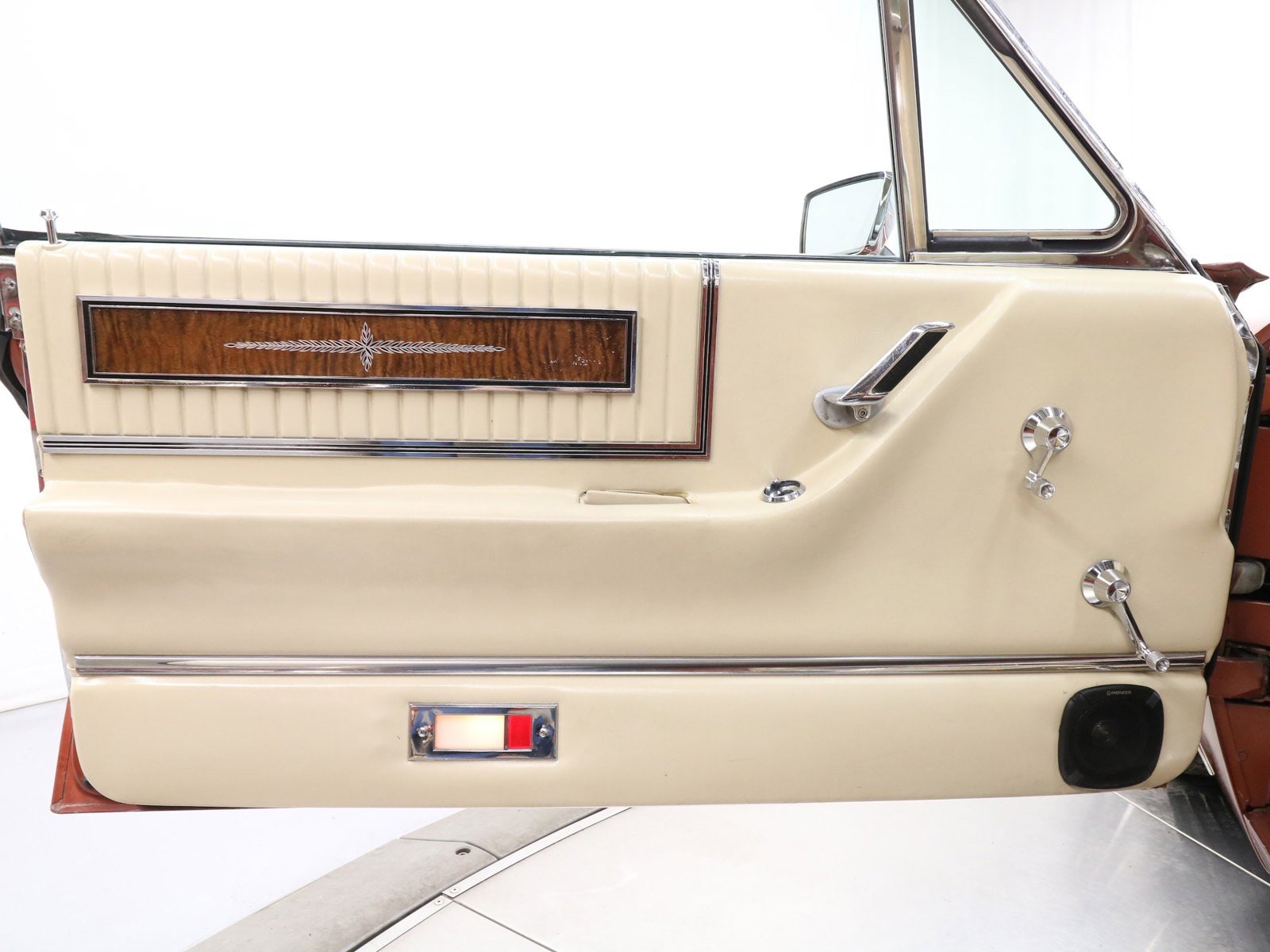 1966 Ford Thunderbird 18