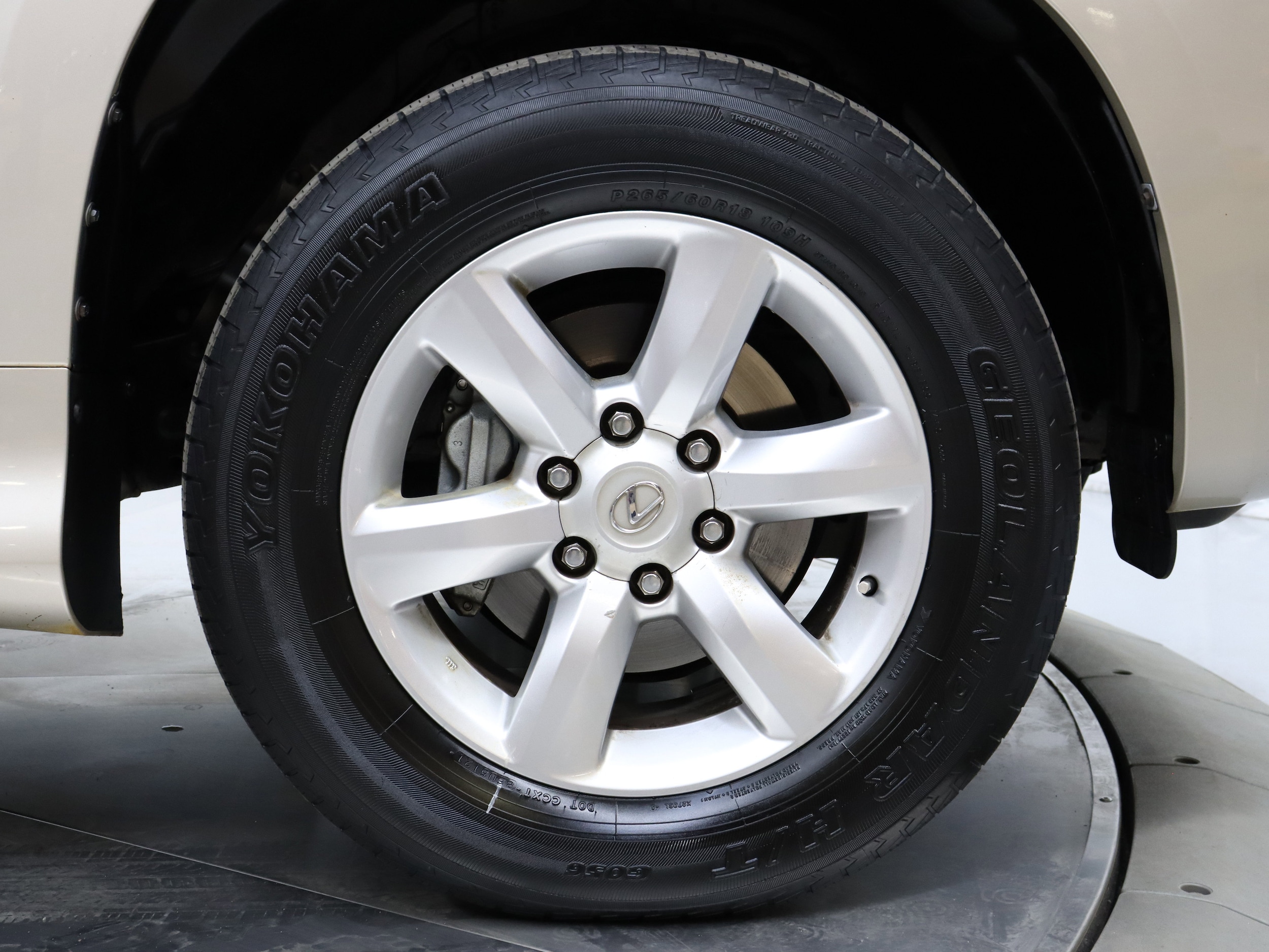 2011 Lexus GX460 33