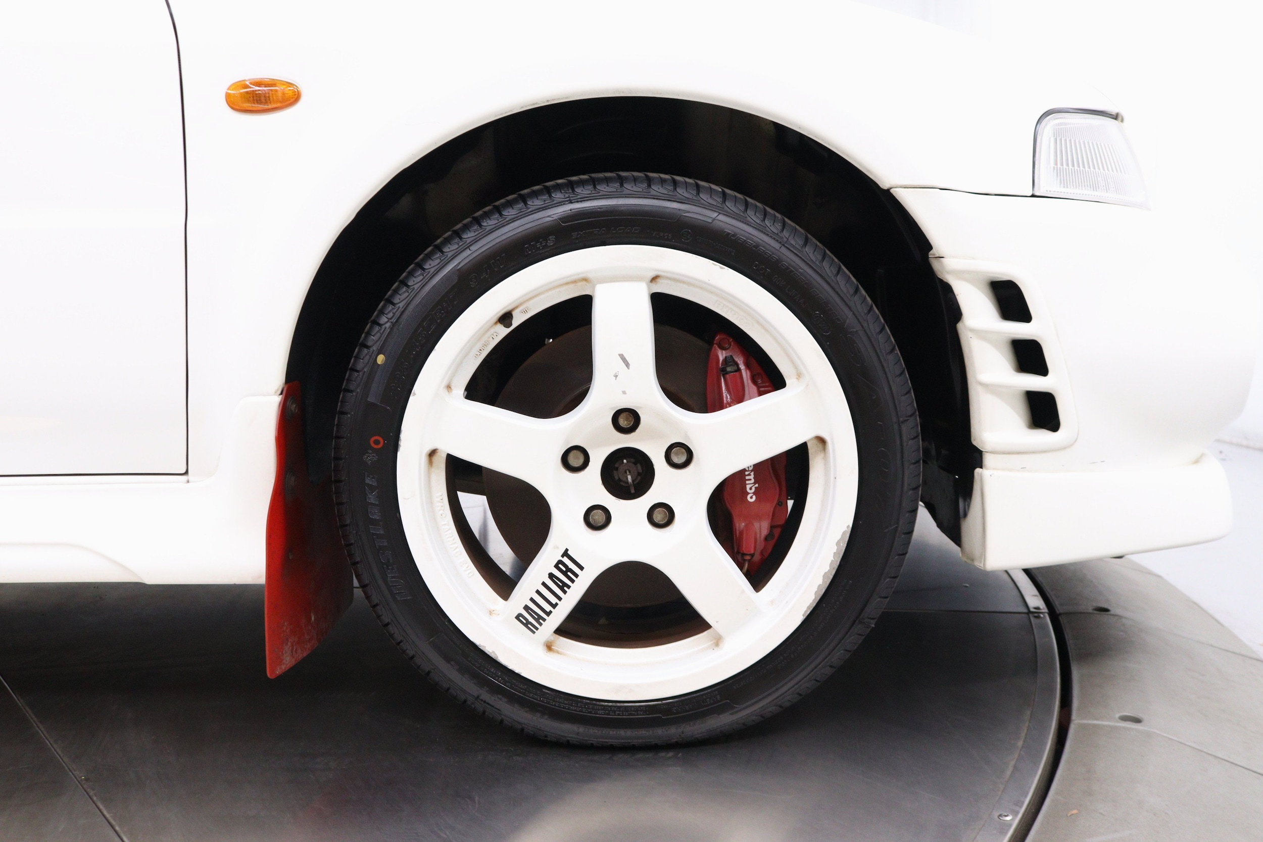 1999 Mitsubishi Lancer 31