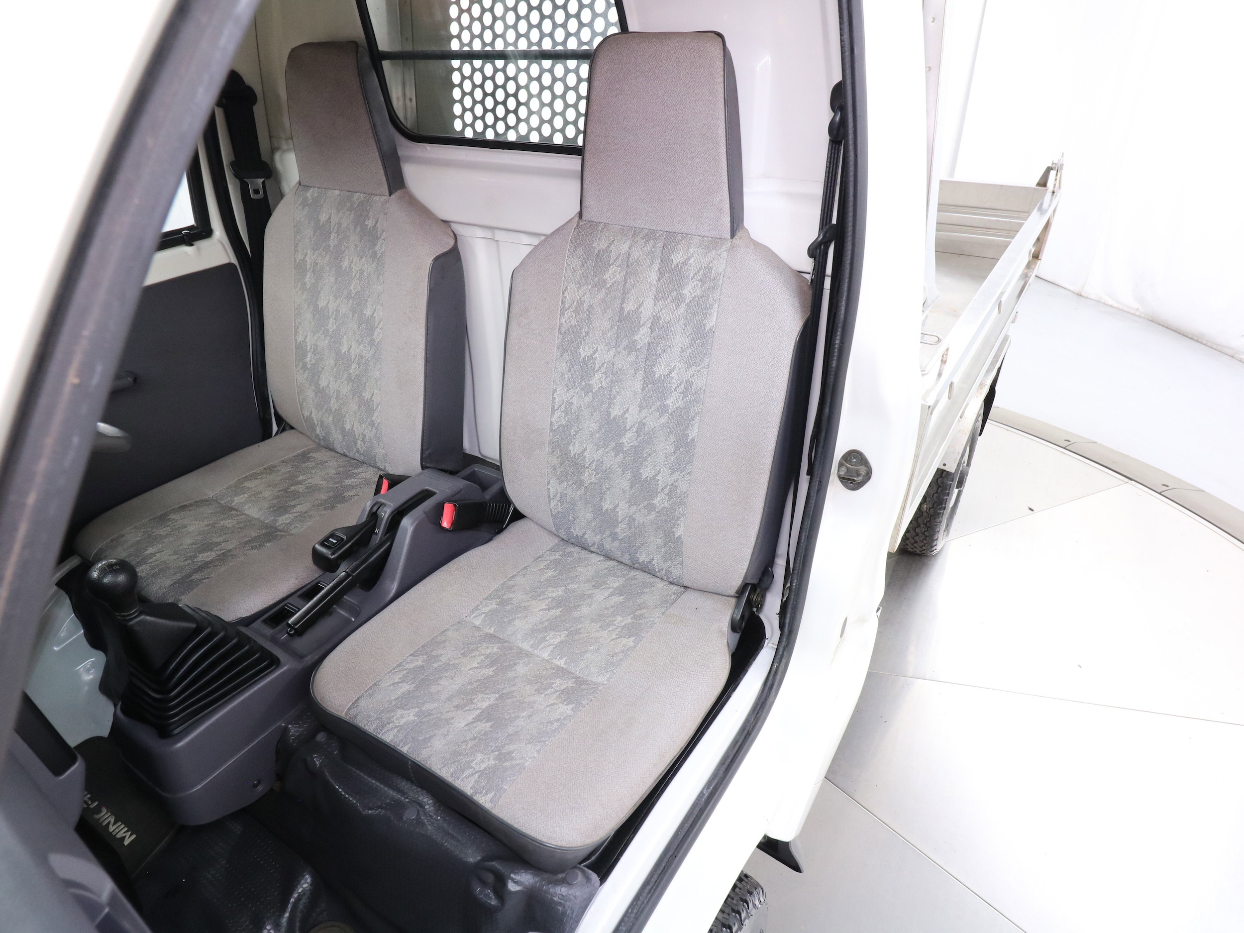 1996 Mitsubishi Minicab 23