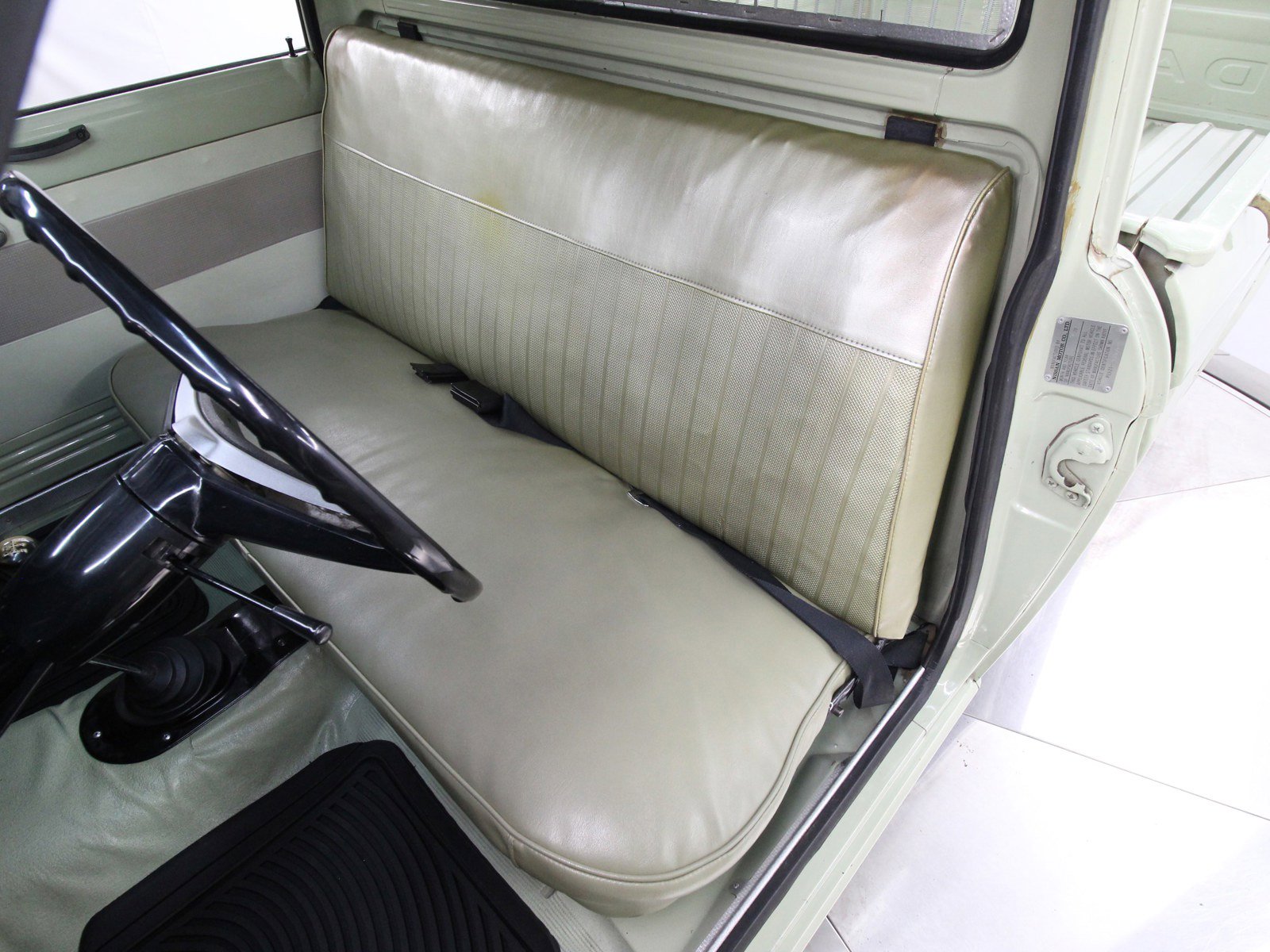 1971 Datsun 1600 16