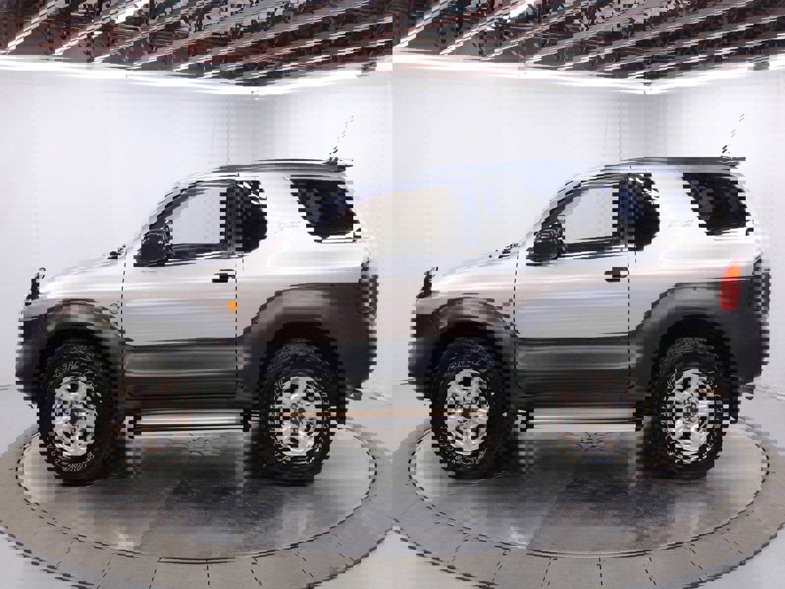 1997 Isuzu Vehicross 3