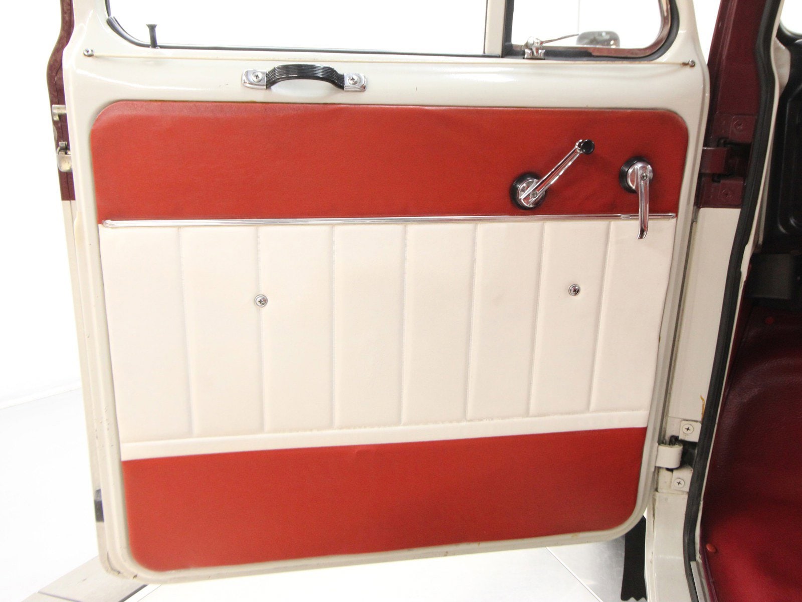 1976 Mitsubishi Jeep 22