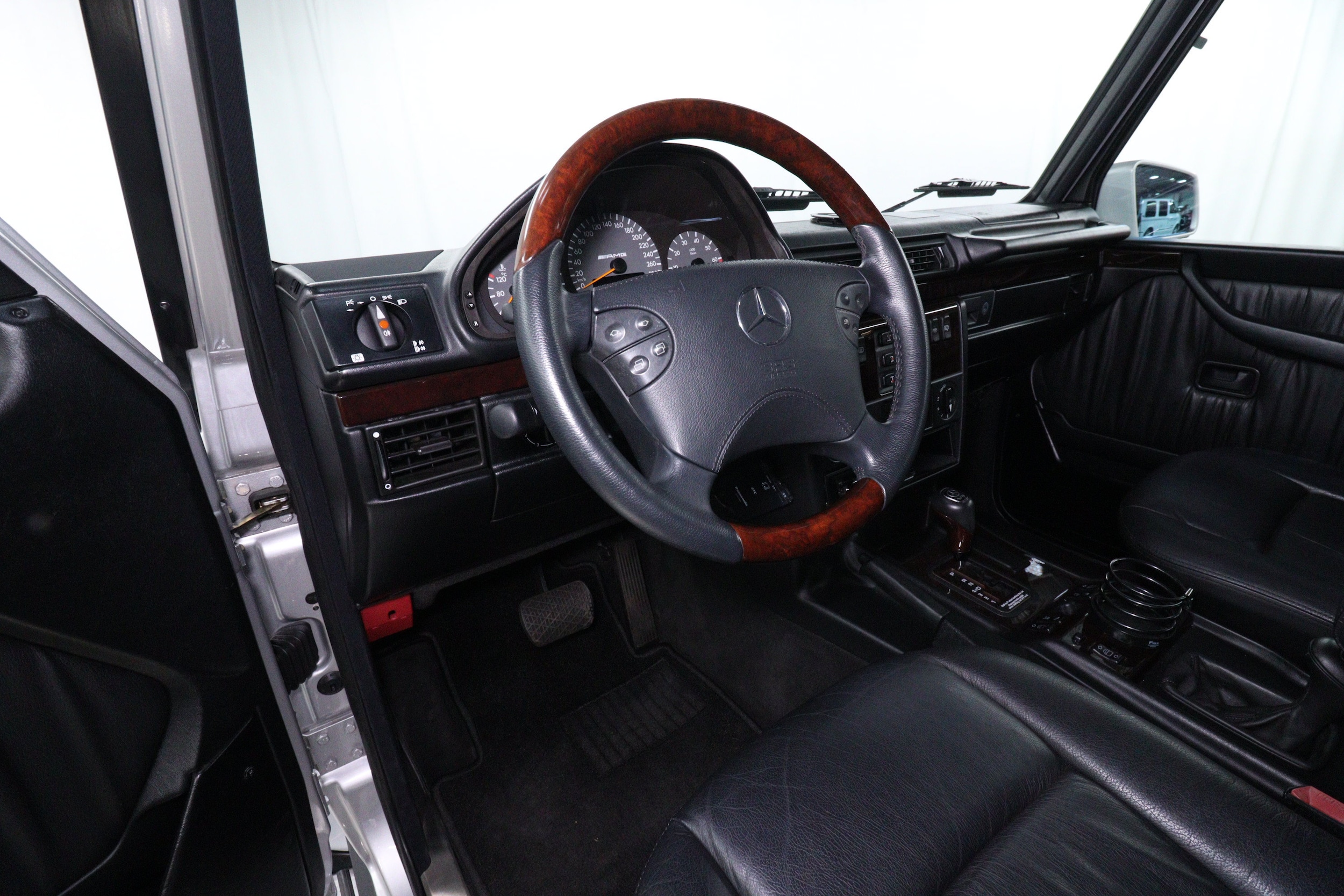 2000 Mercedes Benz AMG G55L 9
