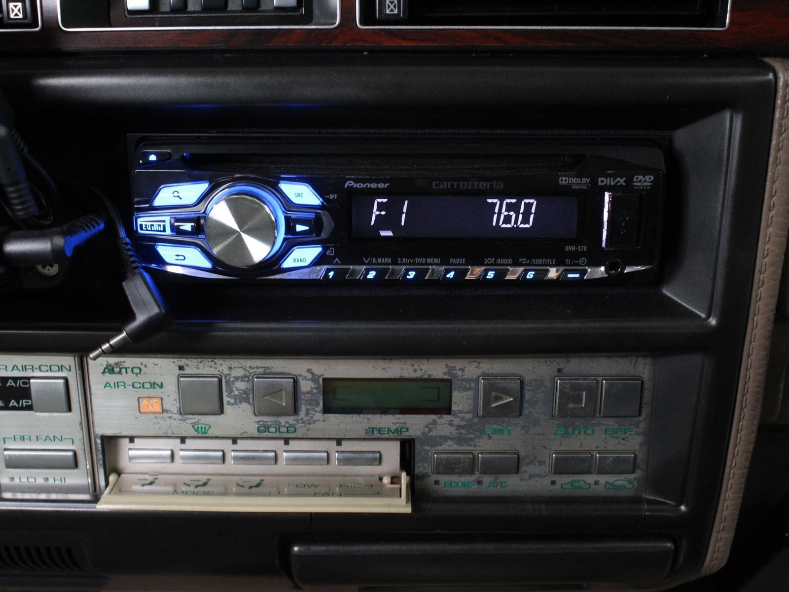 1983 Nissan Gloria 11