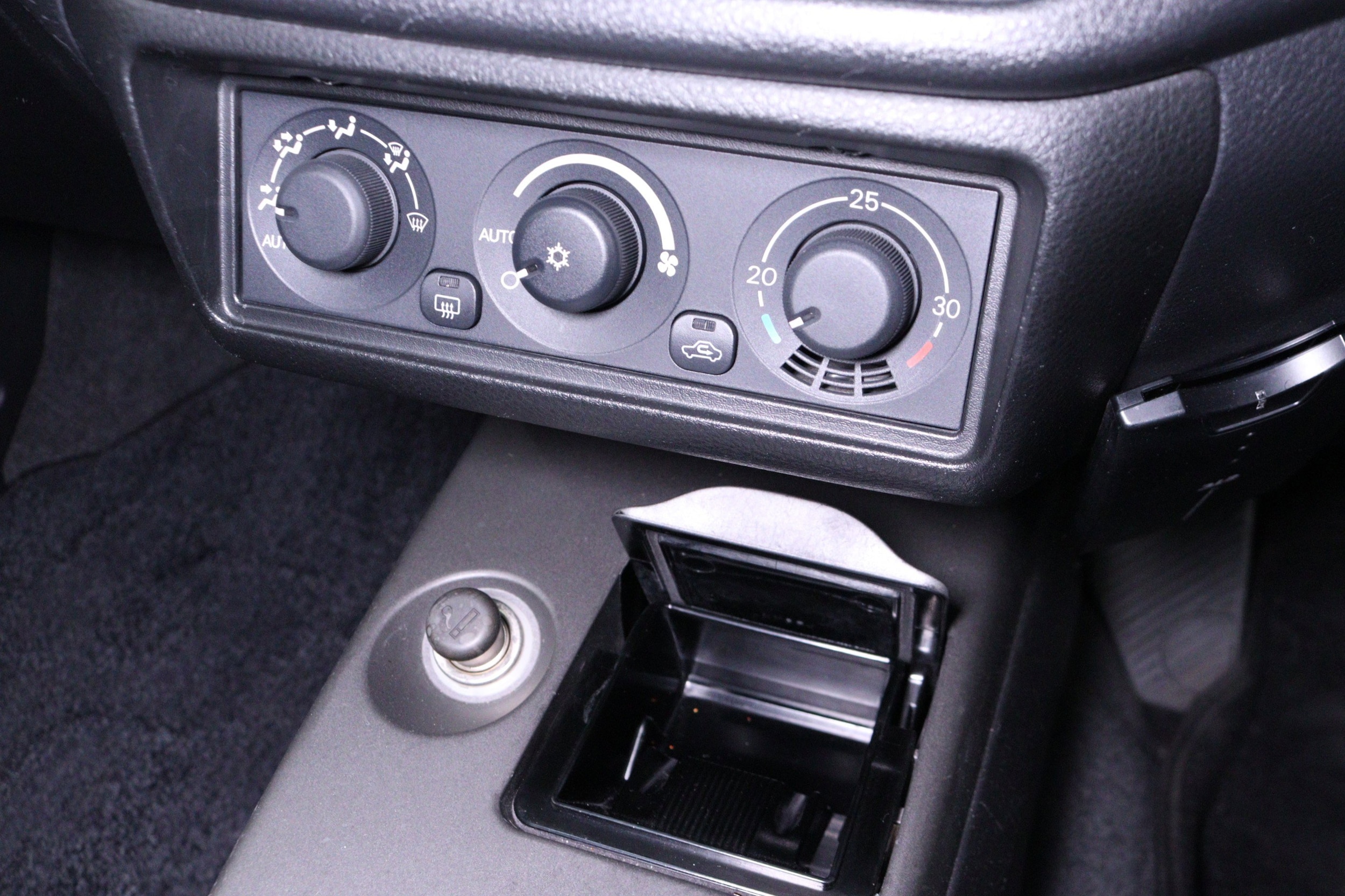 2001 Mitsubishi Lancer 13