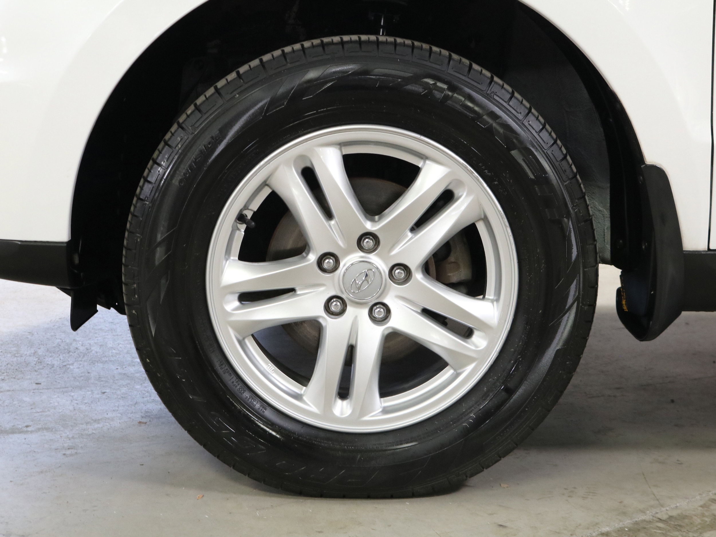 2012 Hyundai Santa Fe 32