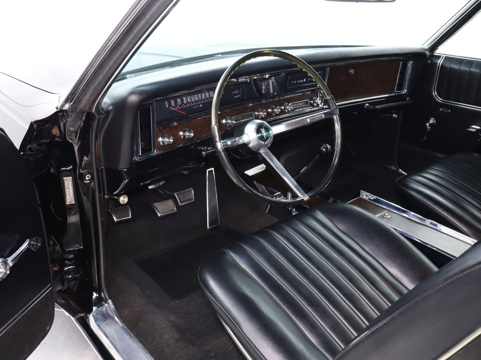 1967 Pontiac Grand Prix 20