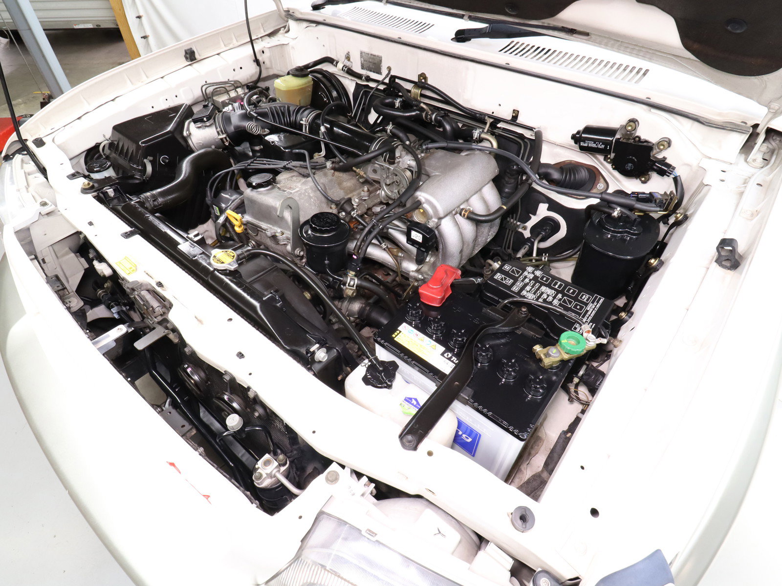 1999 Toyota Land Cruiser Prado 27