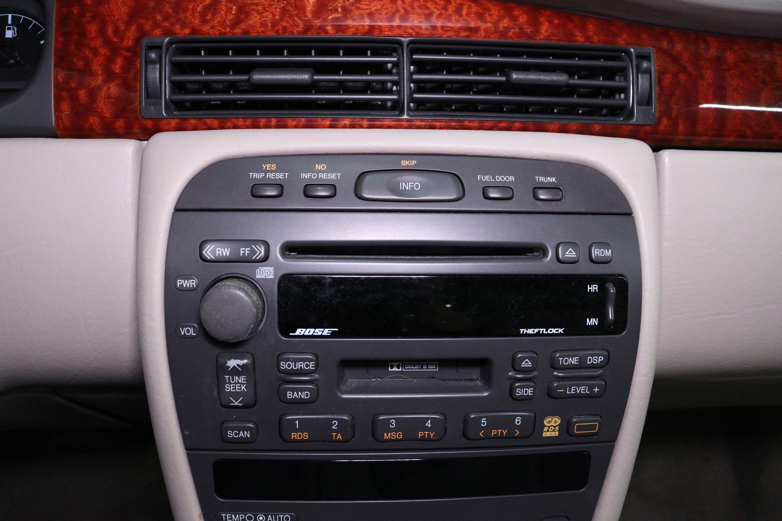 2002 Cadillac Eldorado 12
