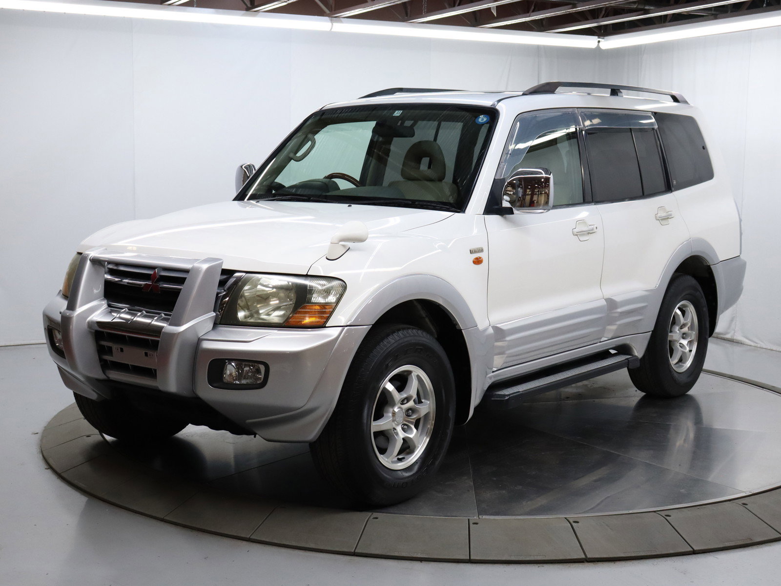1999 Mitsubishi Pajero 2