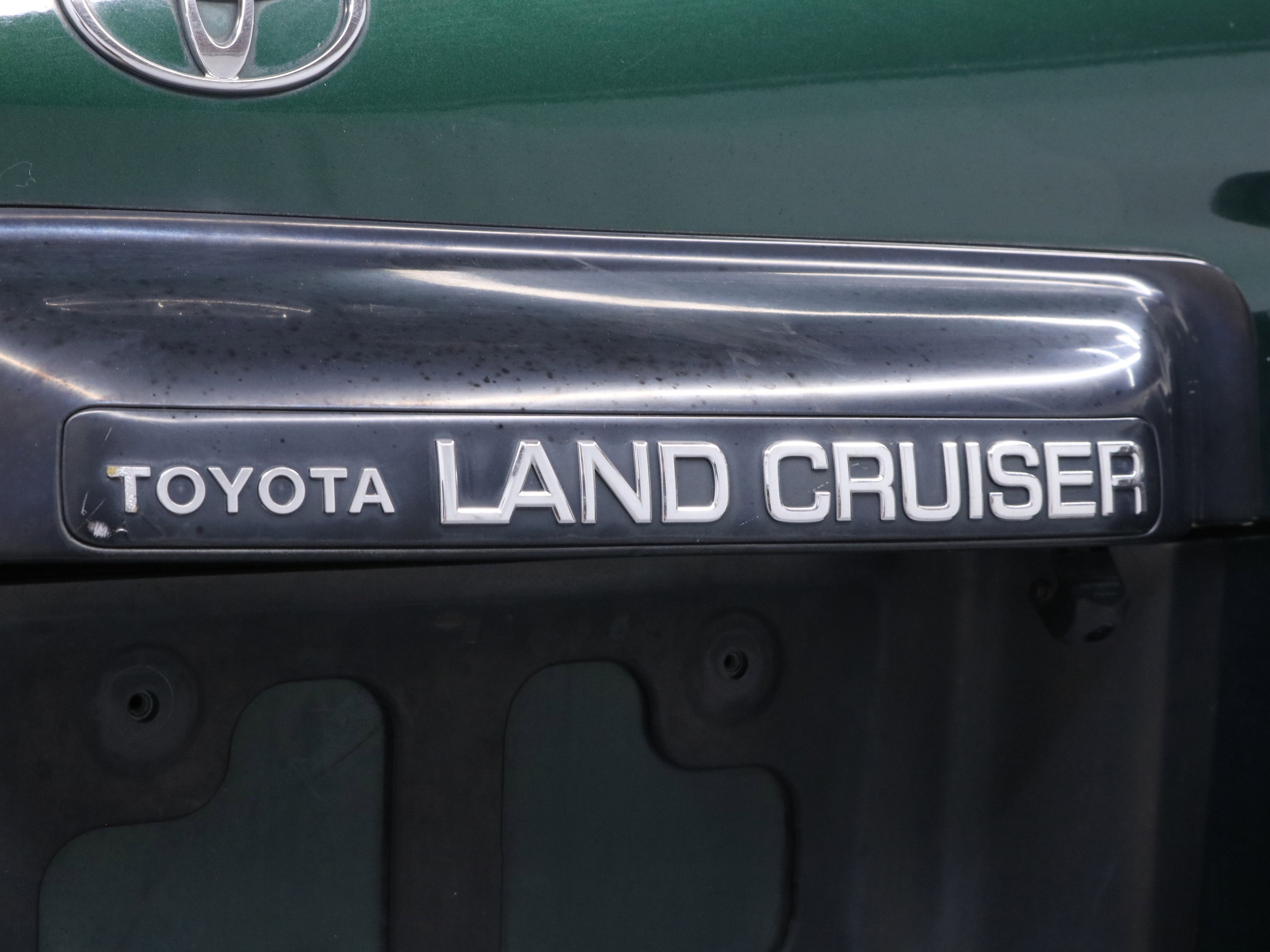 1998 Toyota Land Cruiser 57