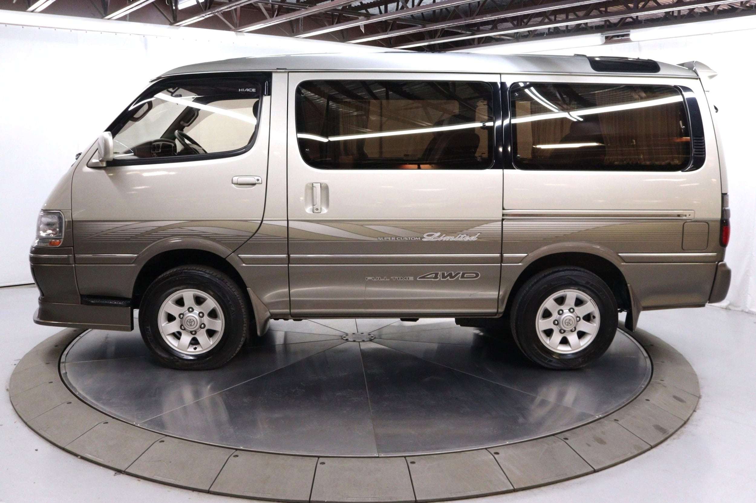 1997 Toyota Hiace 4