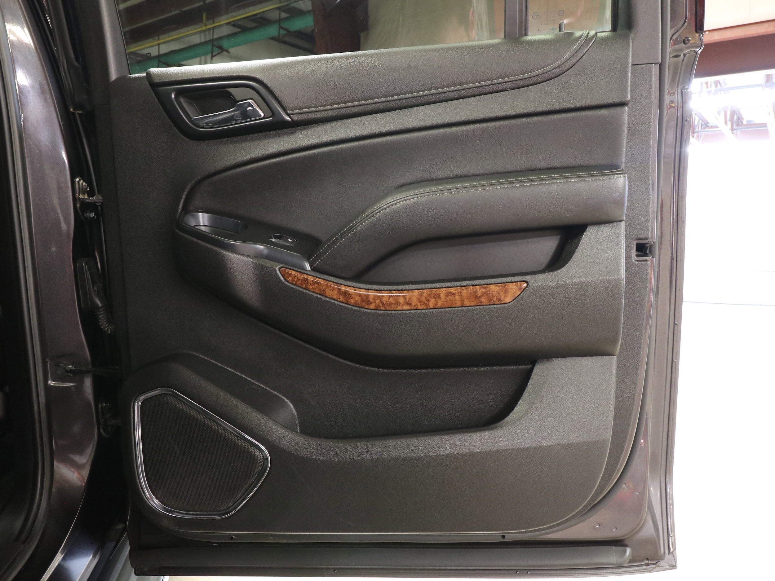 2015 Chevrolet Suburban 24
