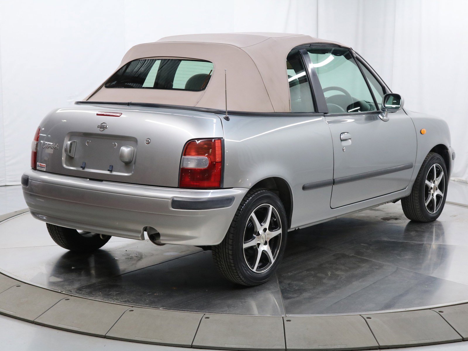 1998 Nissan March 9