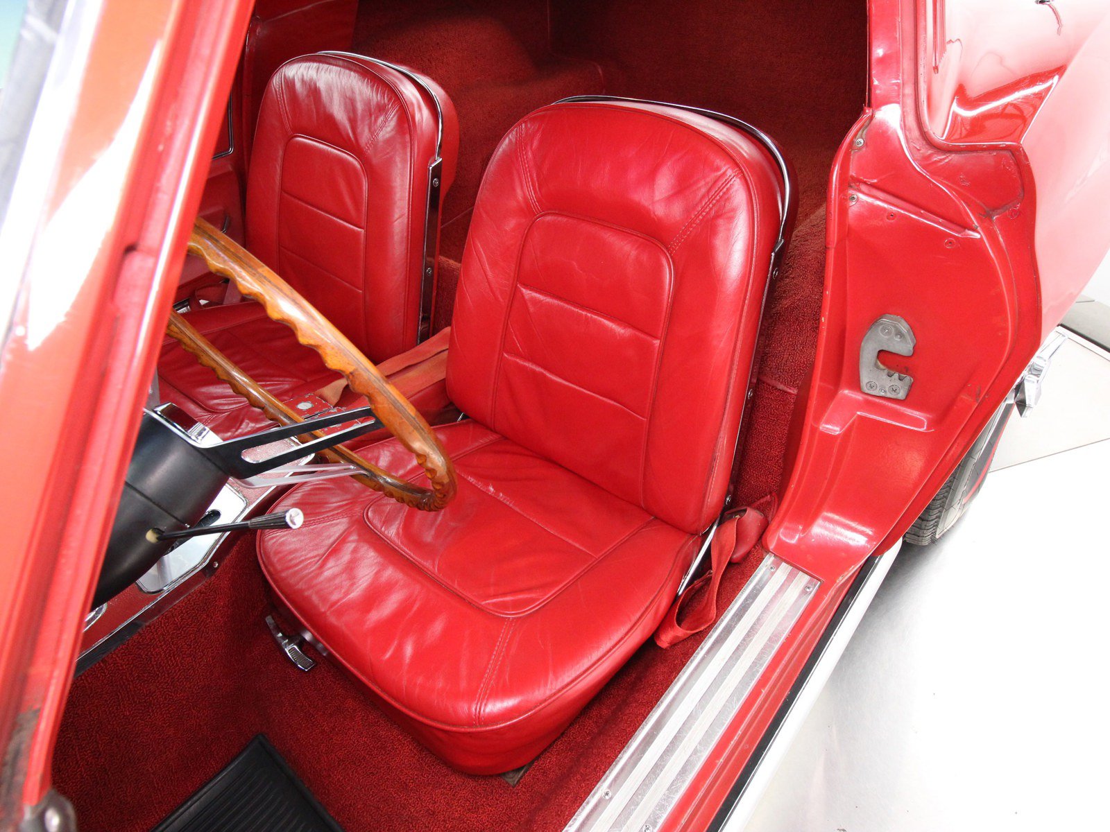 1965 Chevrolet Corvette 41