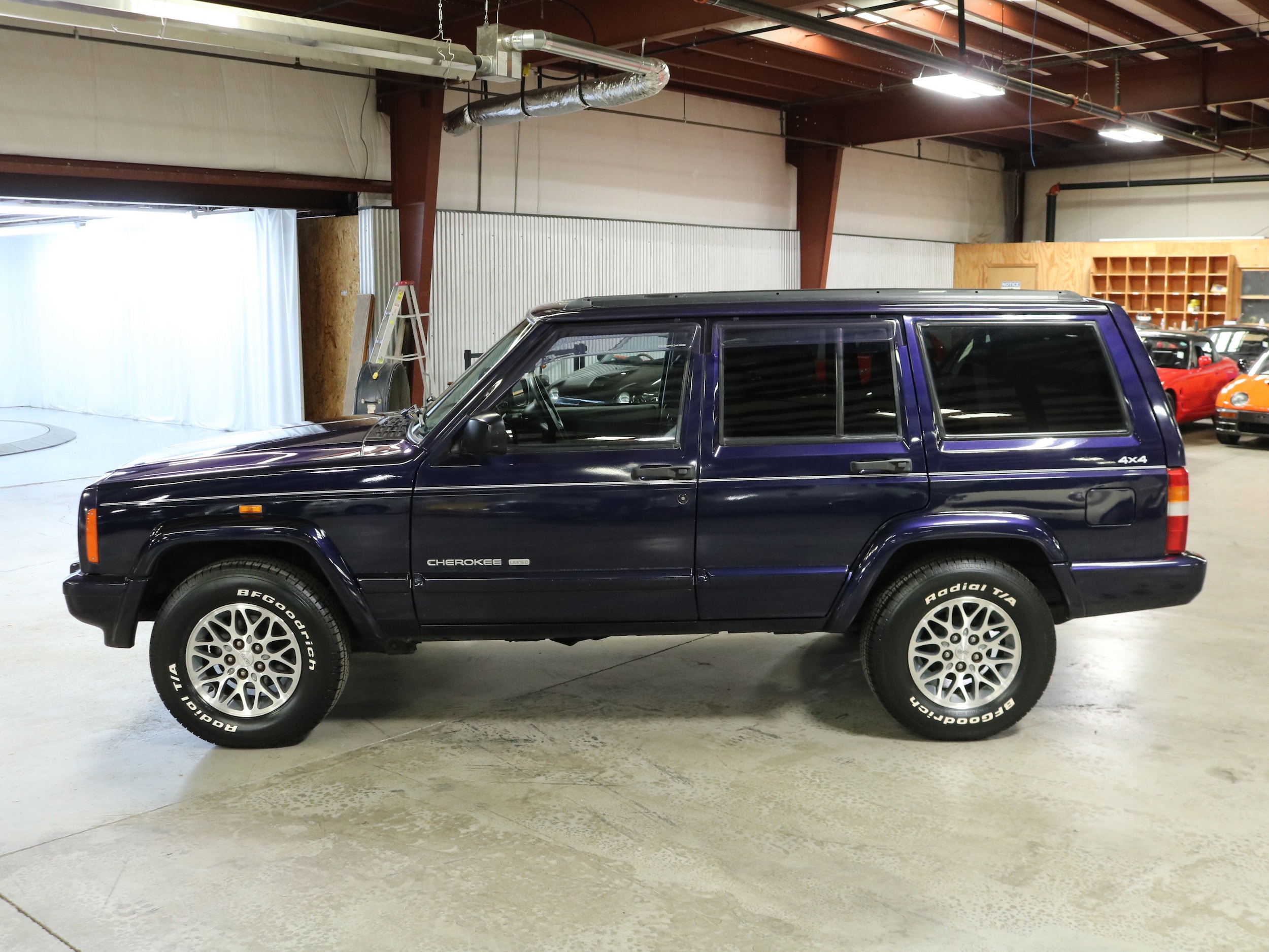 1999 Jeep Cherokee 4