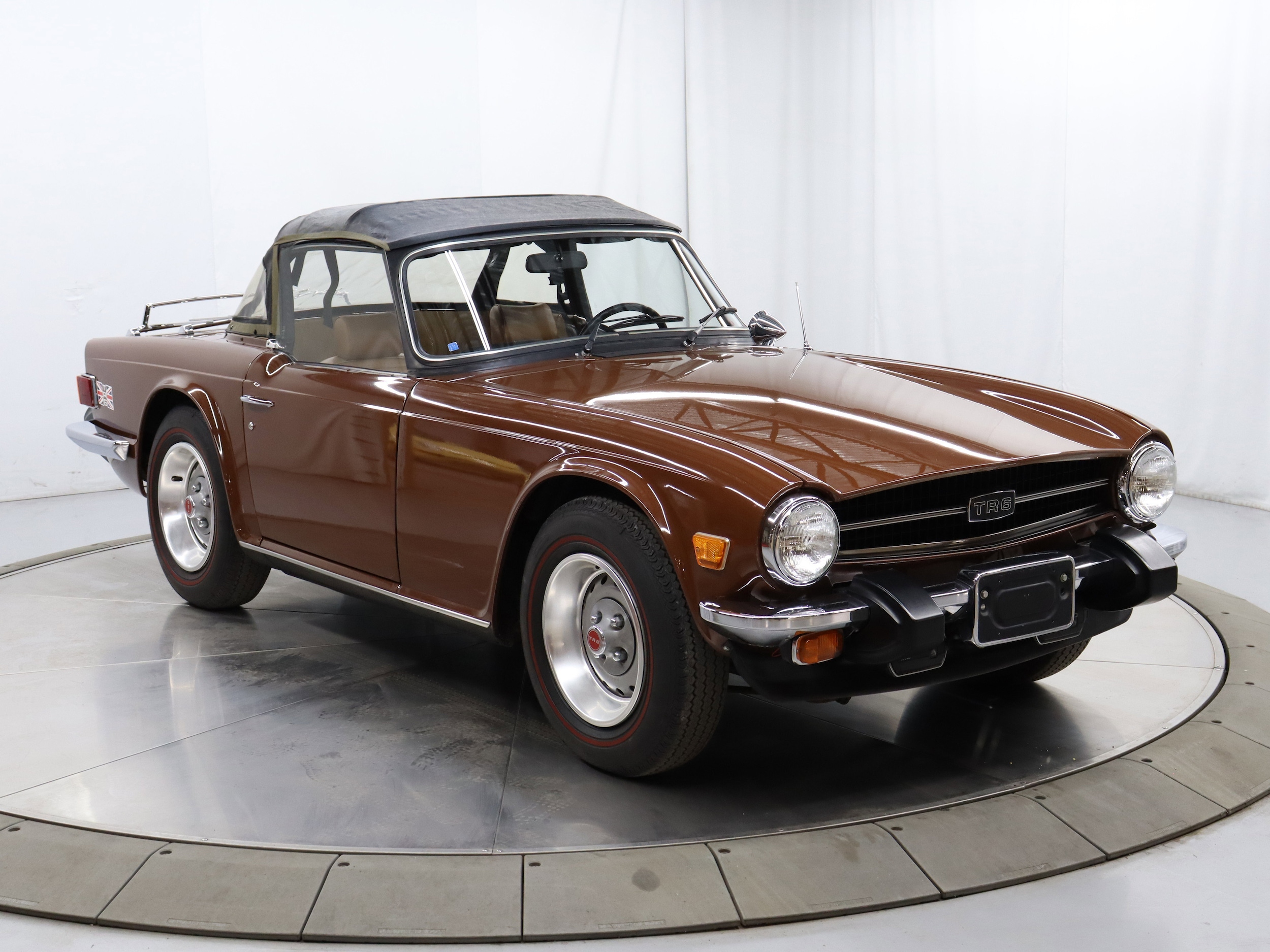 1976 Triumph TR6 13