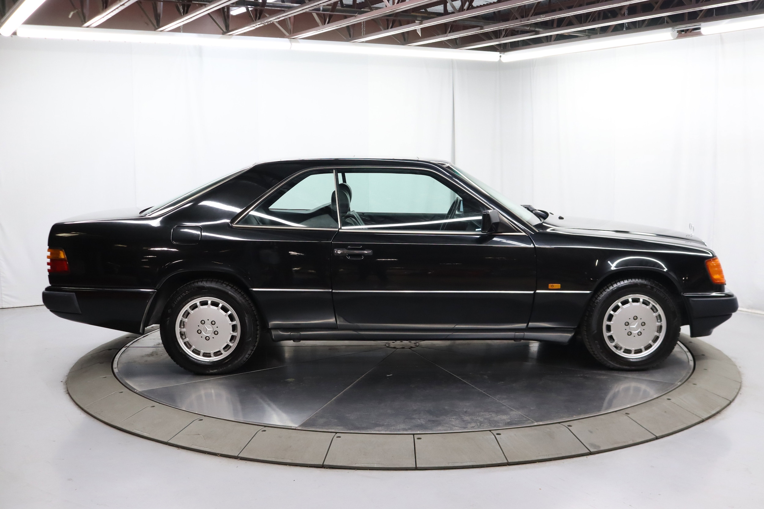 1992 Mercedes-Benz 300CE 11