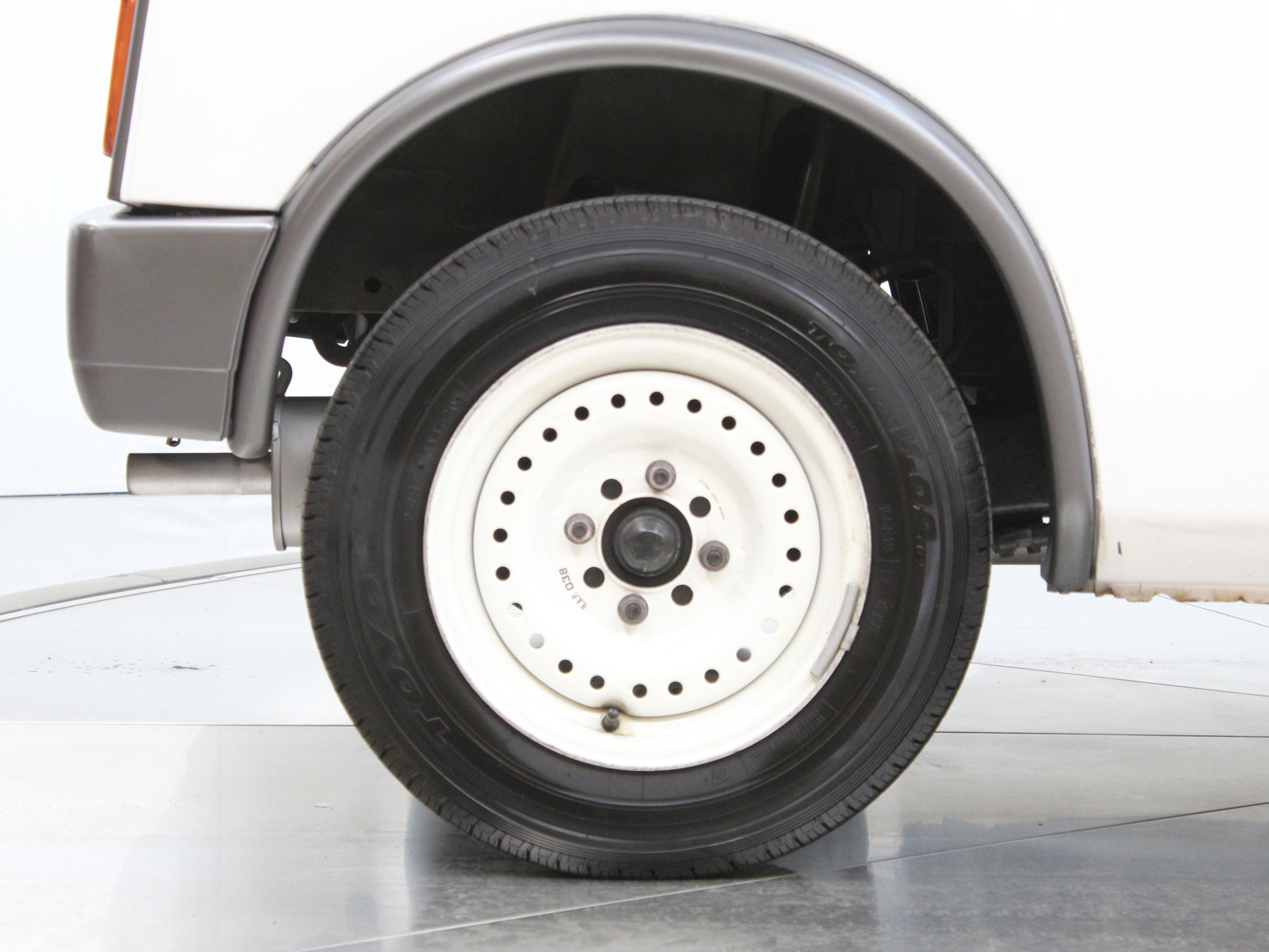 1989 Nissan S-Cargo 28