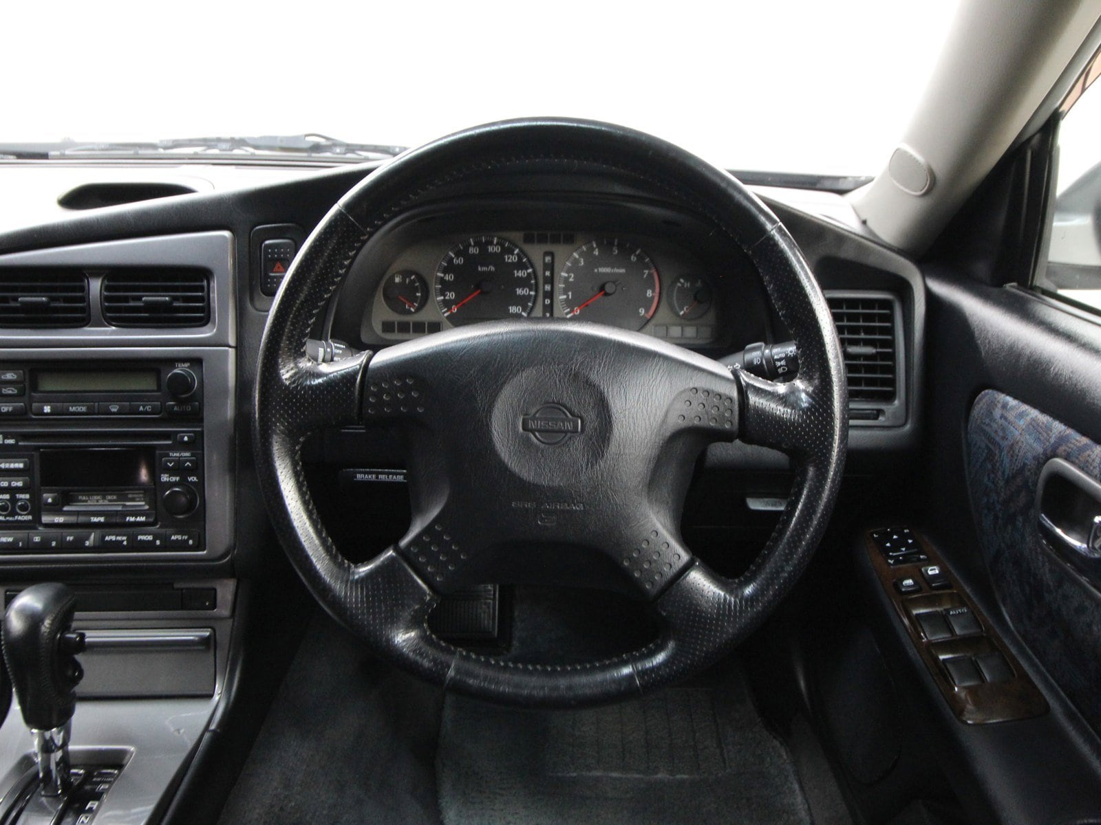 1997 Nissan Stagea 10