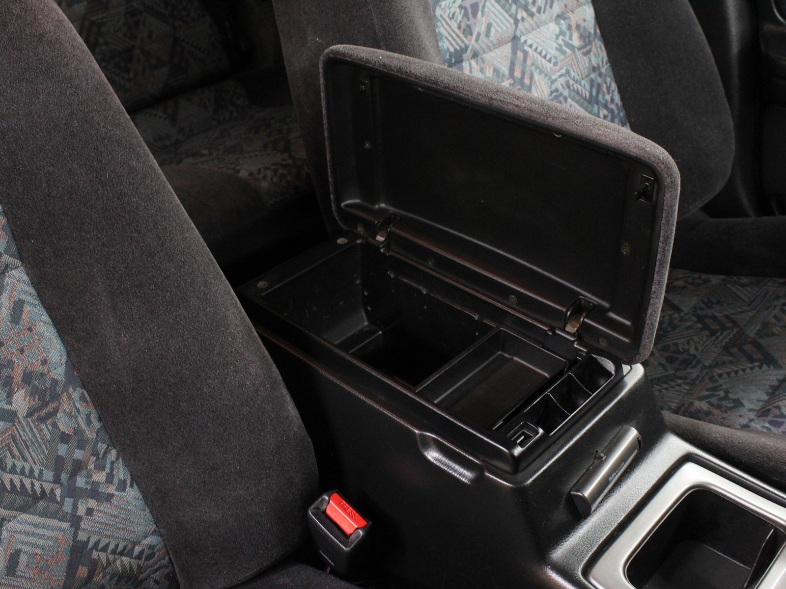 1997 Nissan Stagea 46