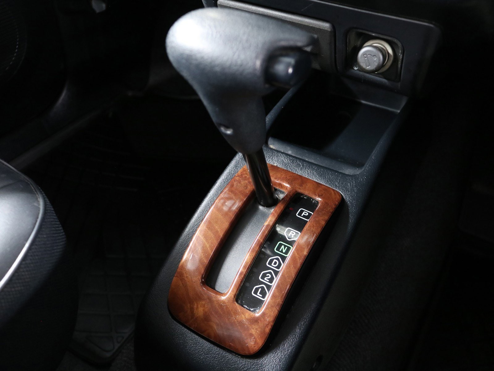 1998 Mitsubishi Pajero 14