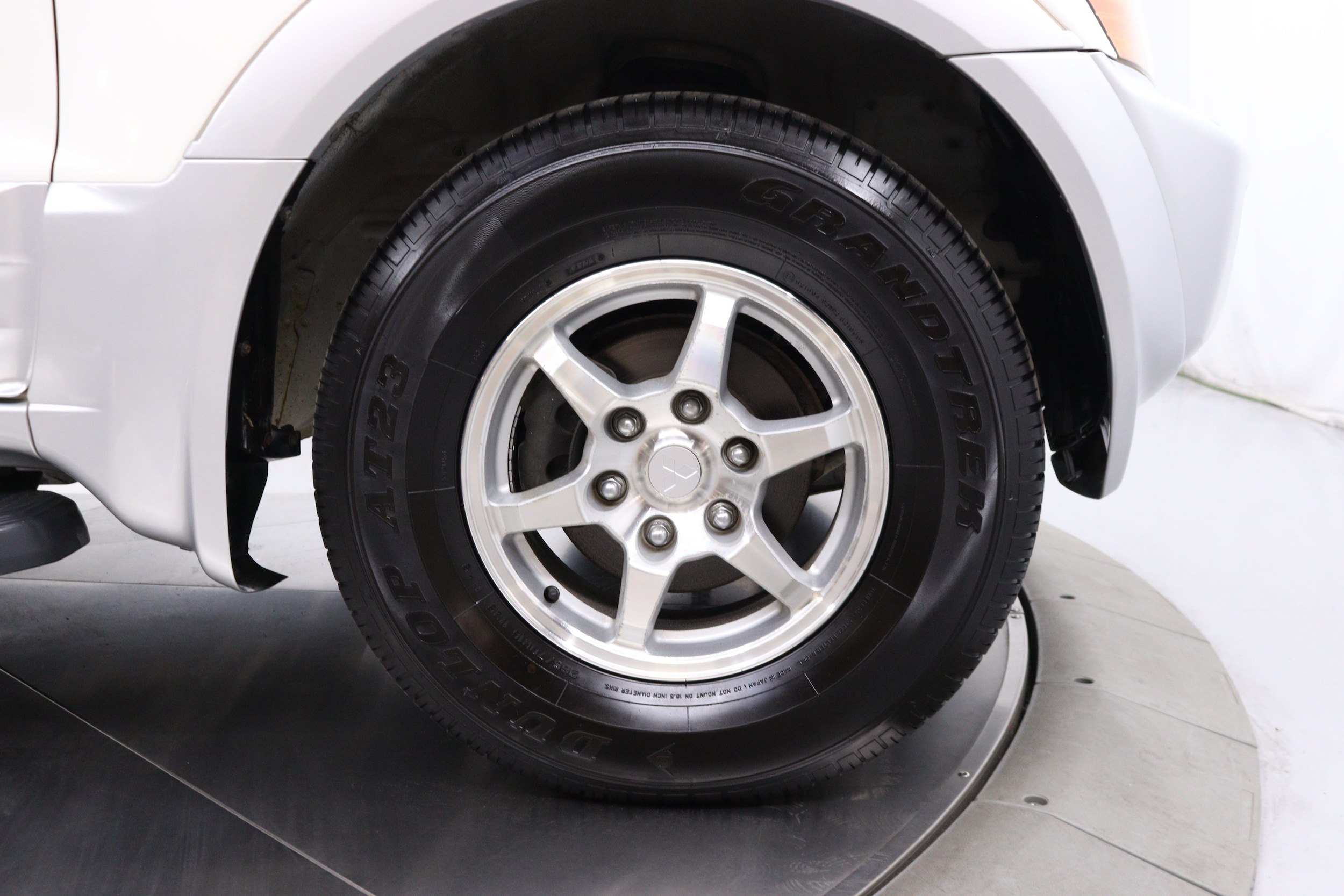 2000 Mitsubishi Pajero 39