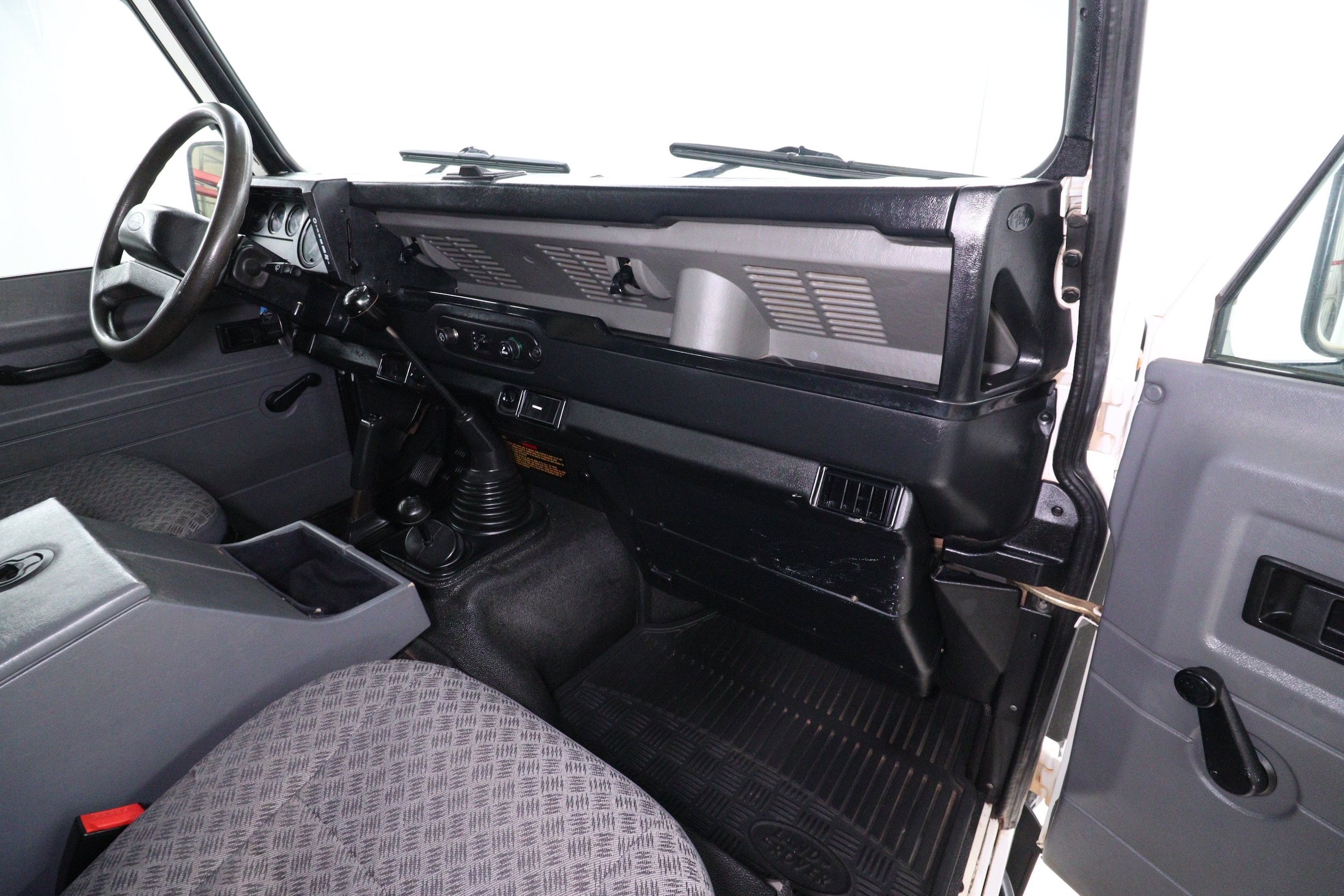 2001 Land Rover Defender 17