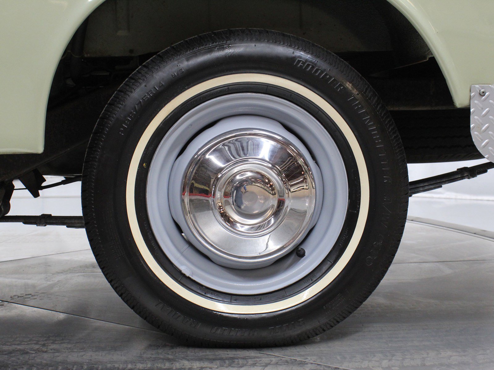 1971 Datsun 1600 48