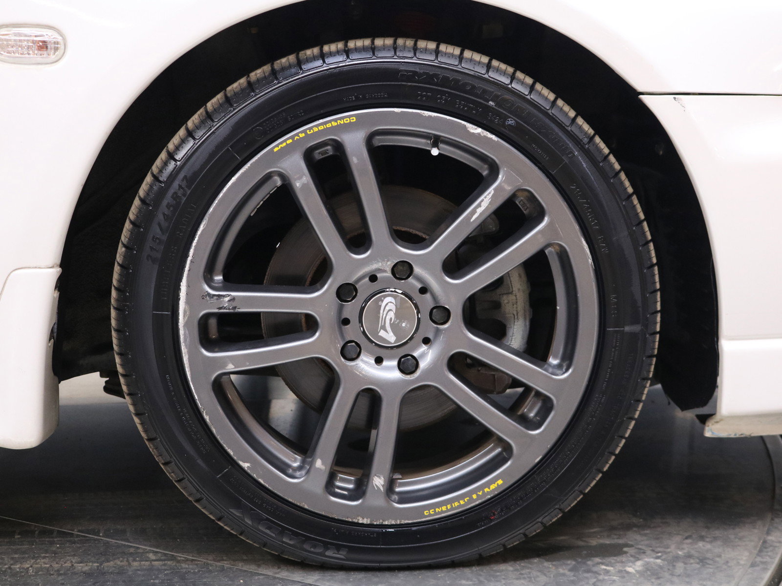 1998 Mitsubishi Legnum 31