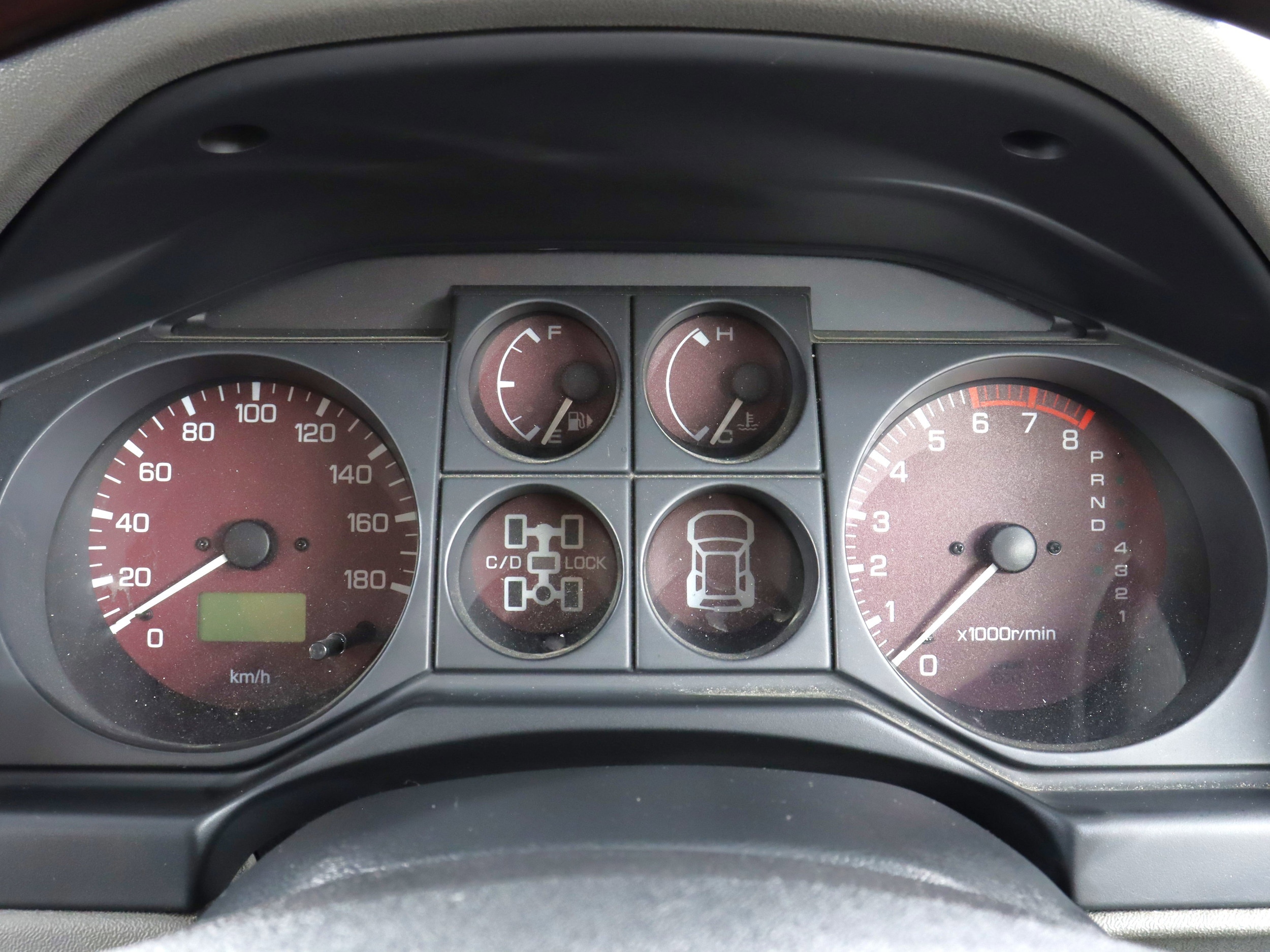 2000 Mitsubishi Pajero 11