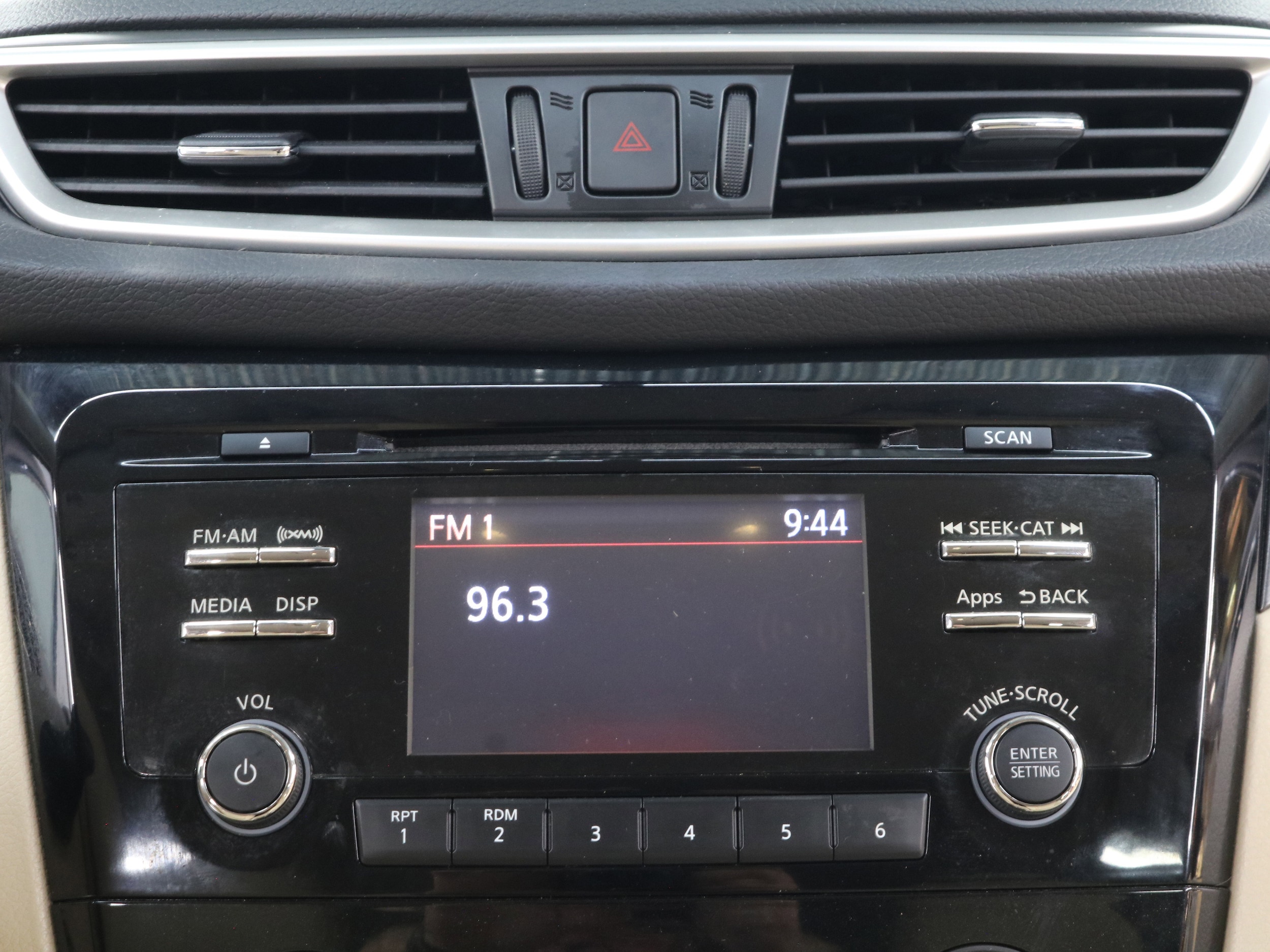 2015 Nissan Rogue 12