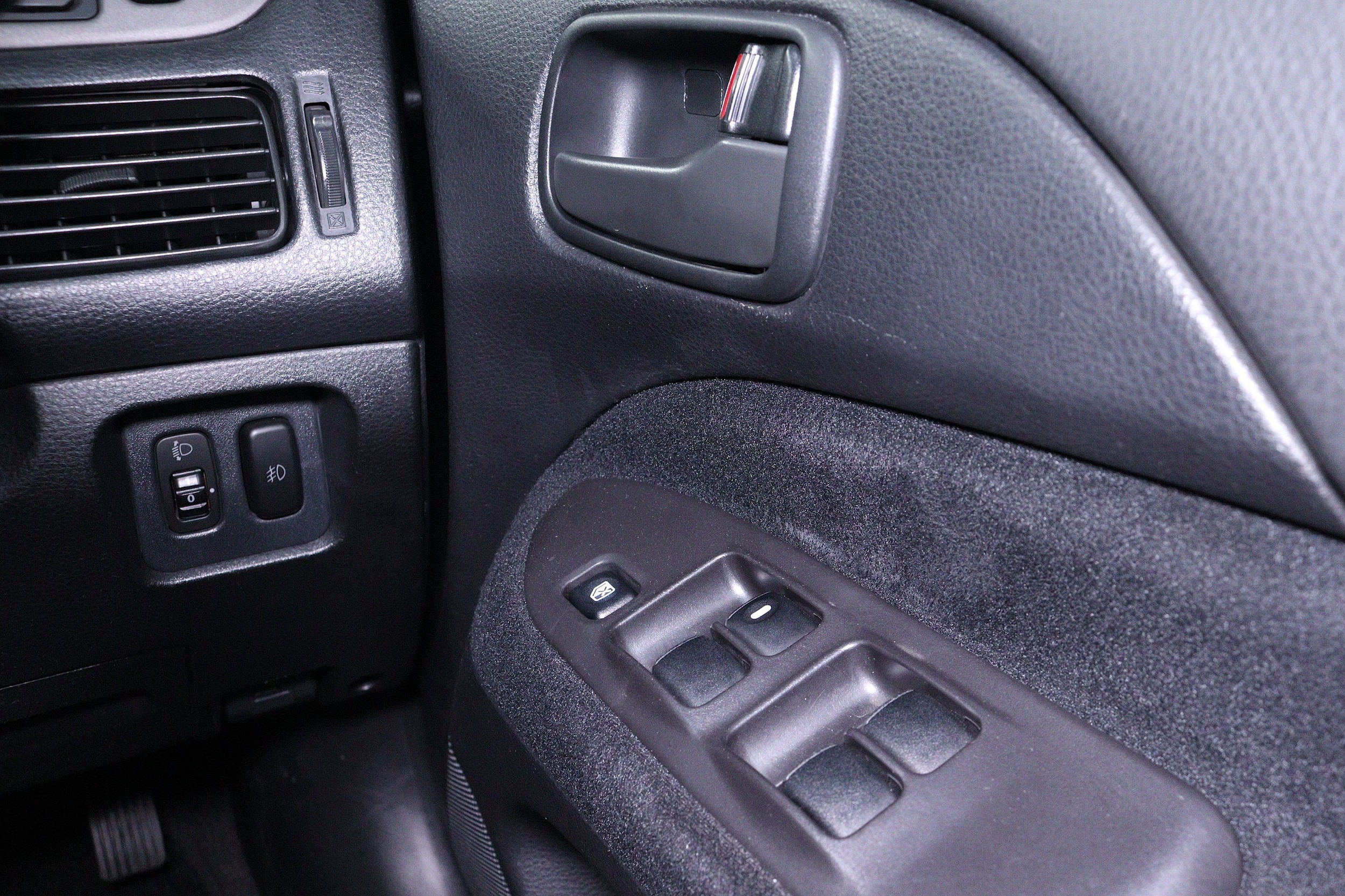 2001 Mitsubishi Lancer 52