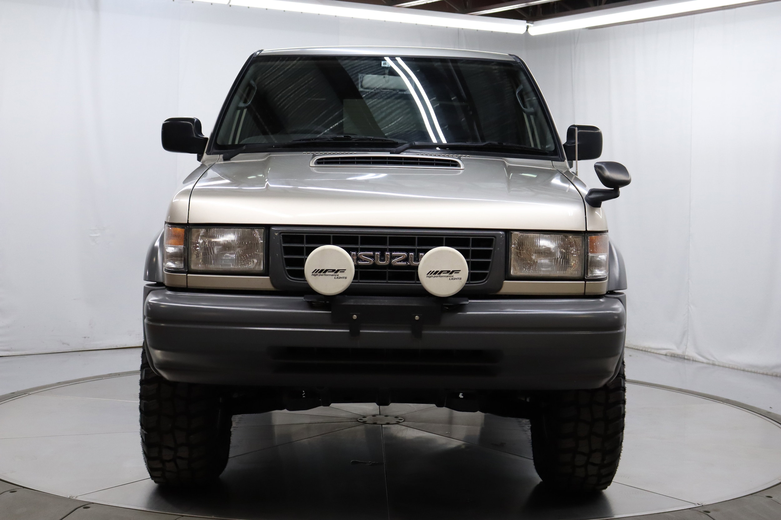 1996 Isuzu Bighorn 5